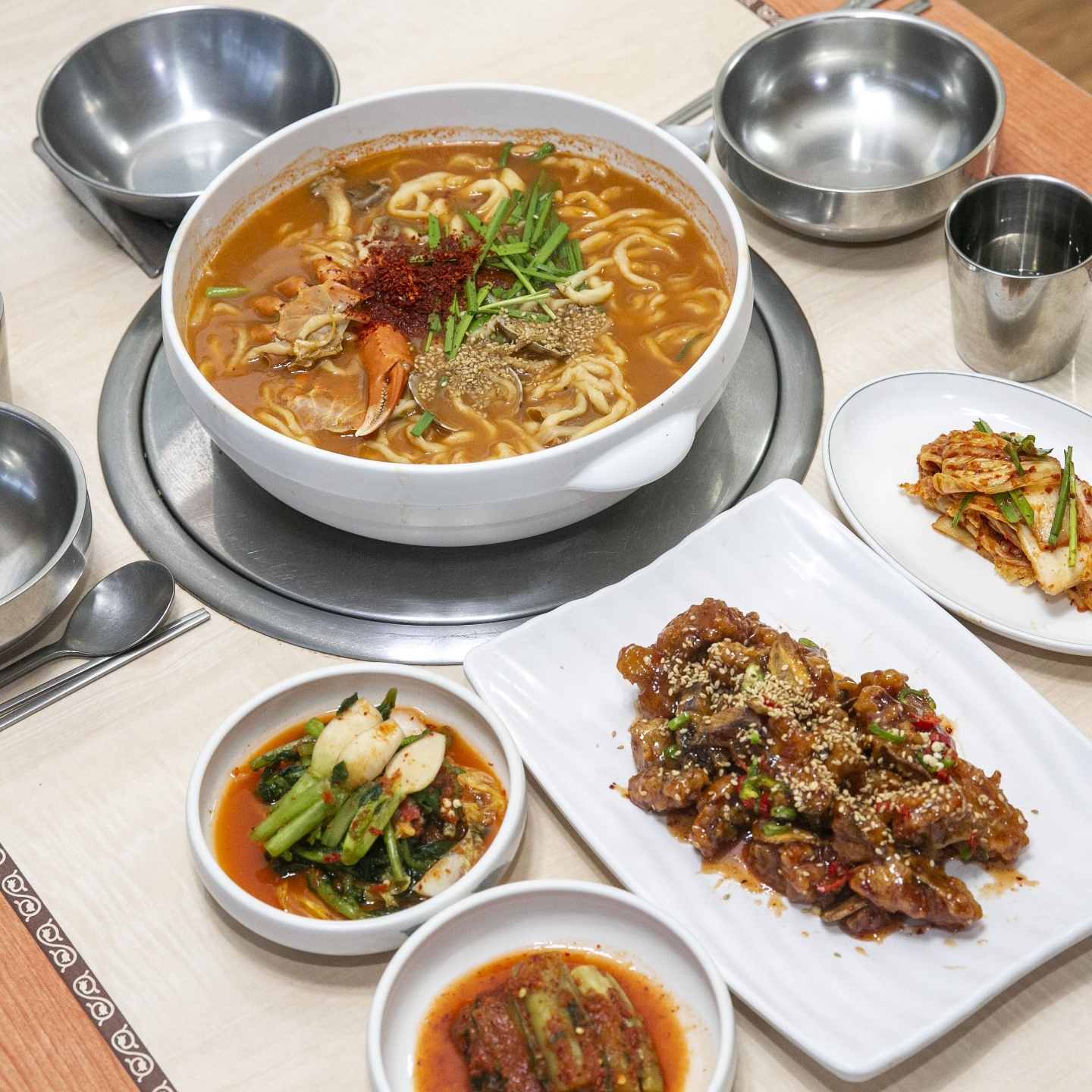 비오네손칼국수