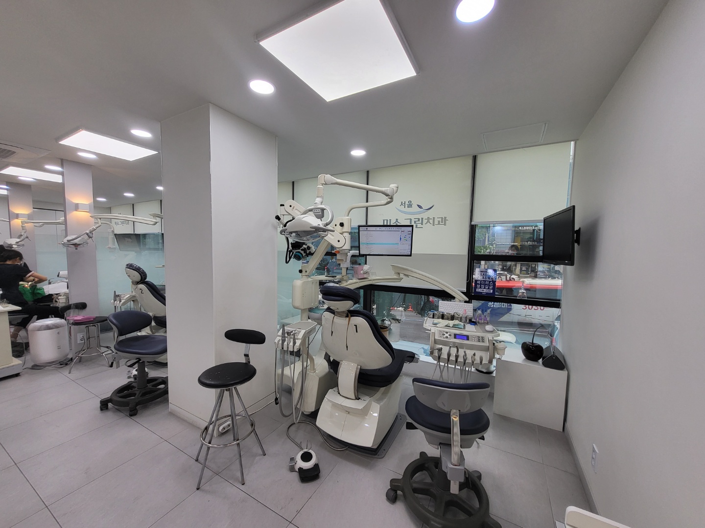 서울미소그린치과의원 신사 대표 이미지