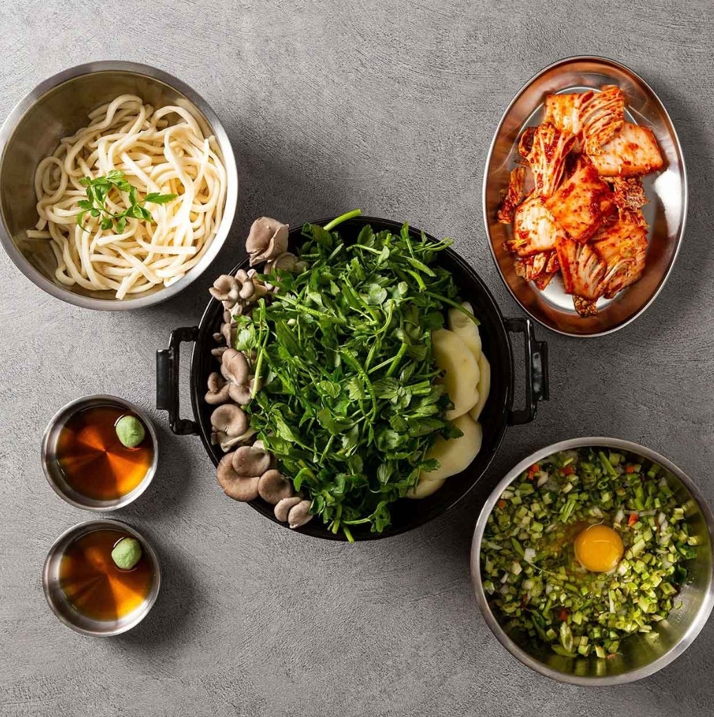 청기와뼈다귀해장국 등촌샤브칼국수