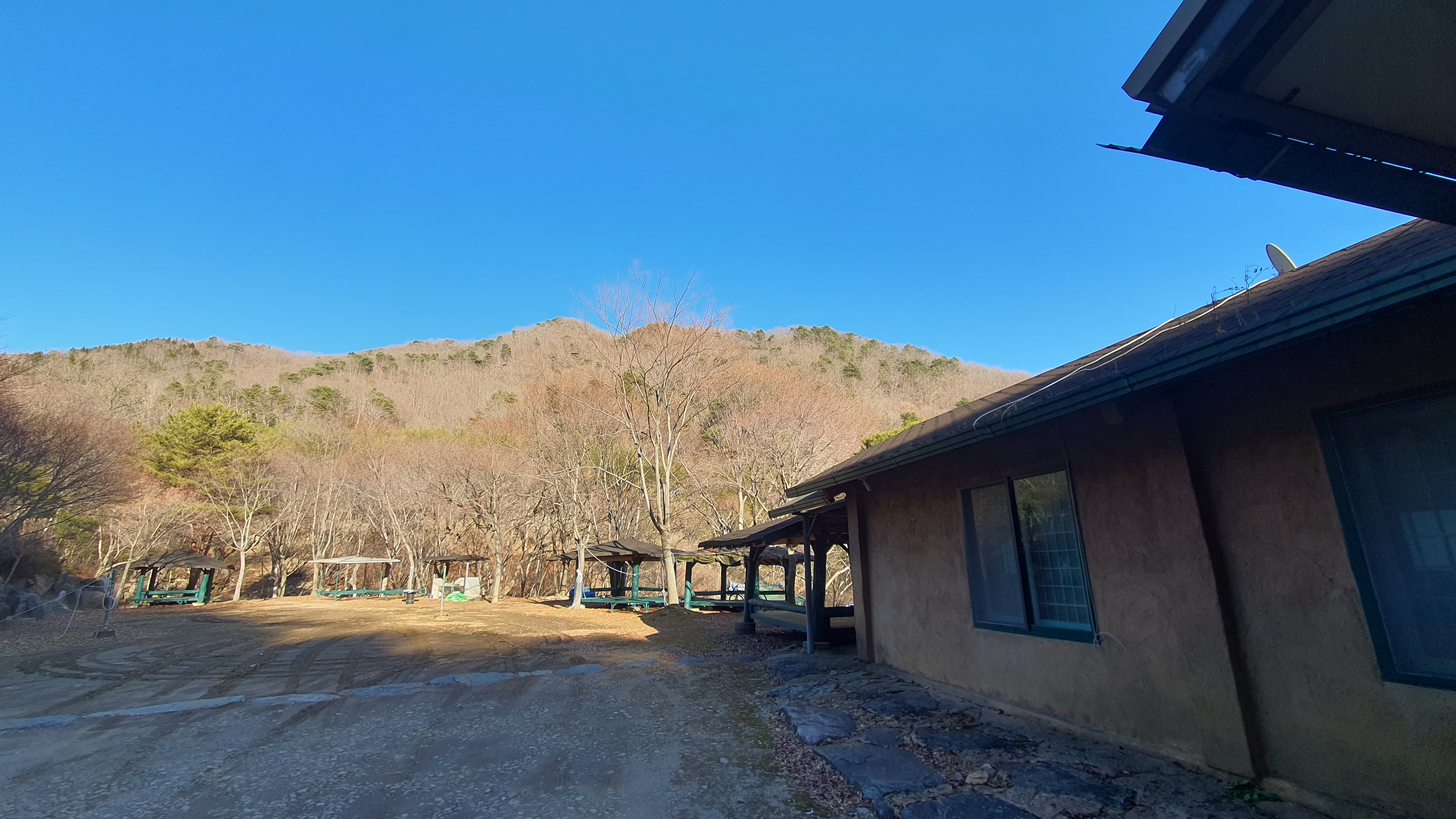 연화산장