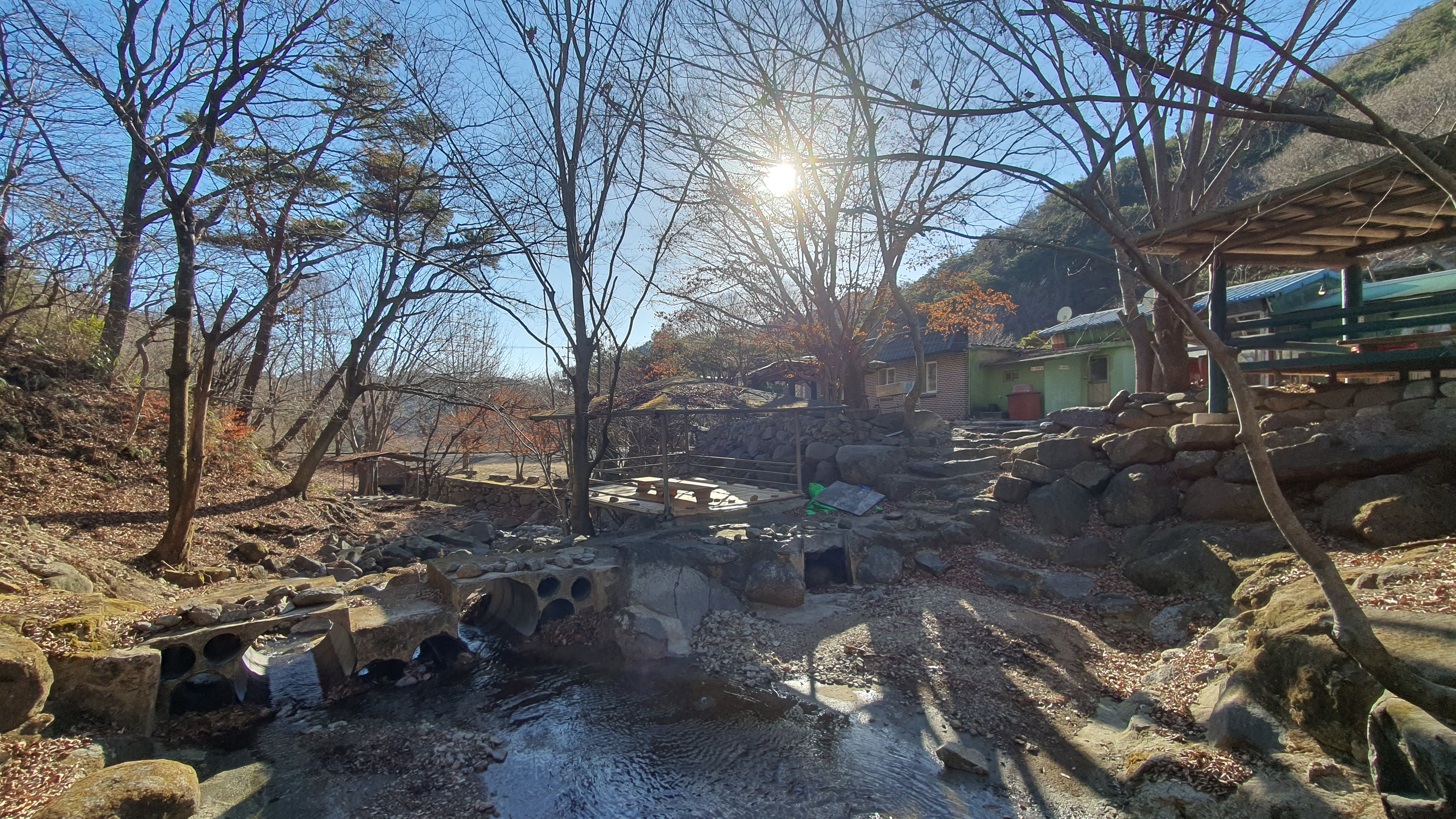 연화산장