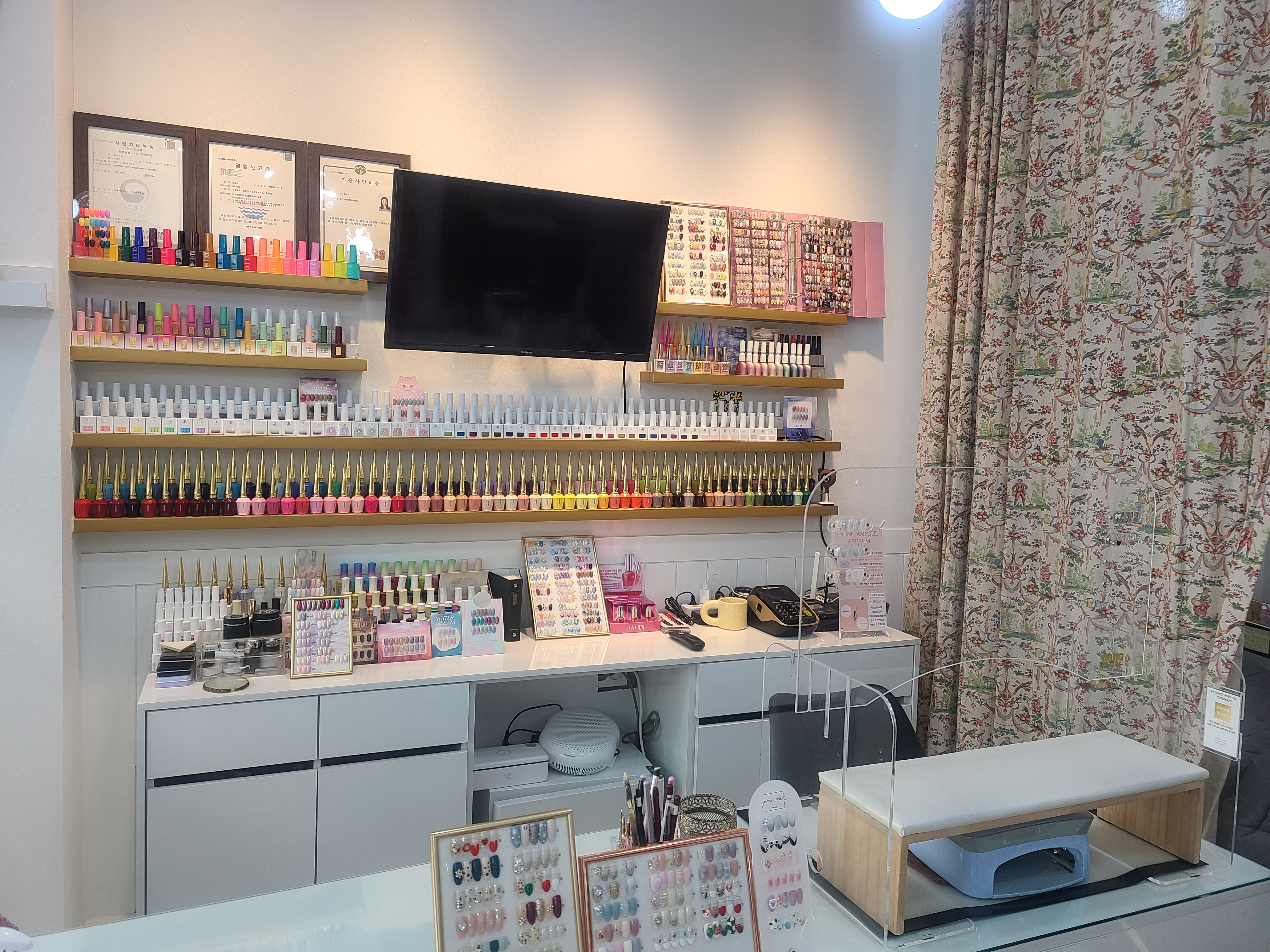 요니네일 대표 이미지