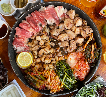 경기 부천시 삼겹살 음식점 추천 오겹살 돼지껍데기 돼지뒷고기 항정살 통삼겹 한돈 목살 꽃돼지식당 부천신중동점