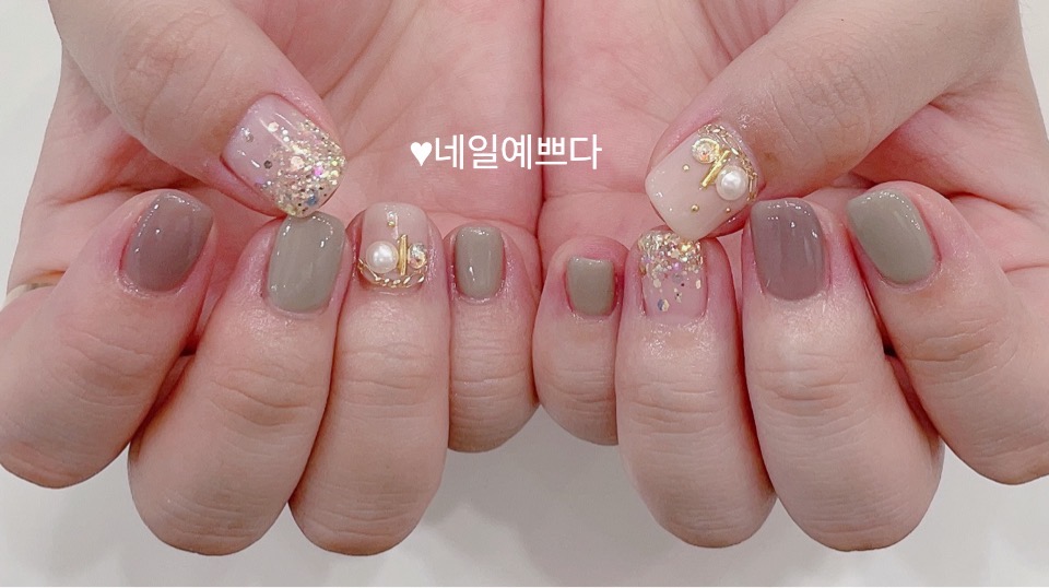 네일예쁘다