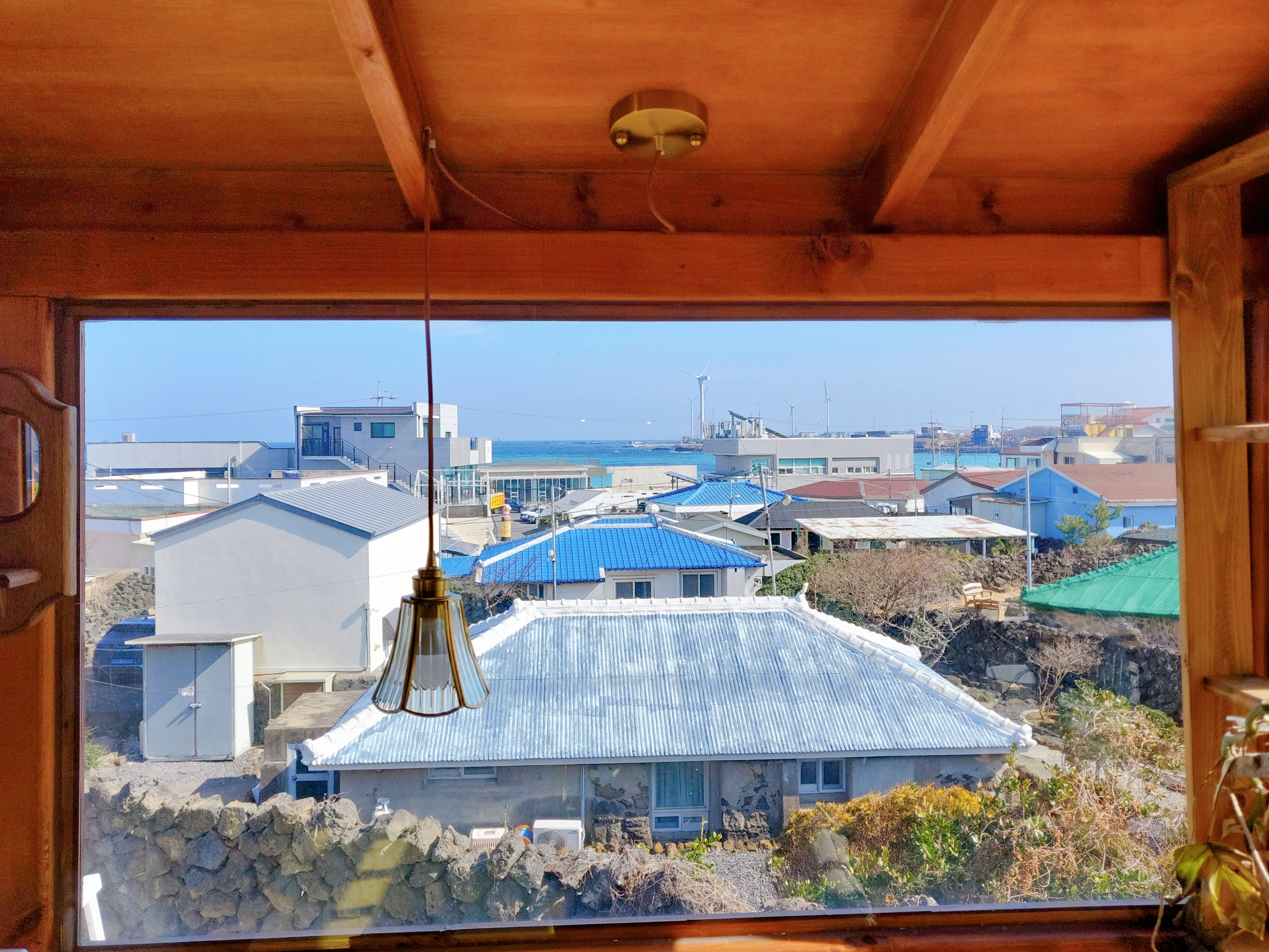 월정 조용한 카페 앤 펍