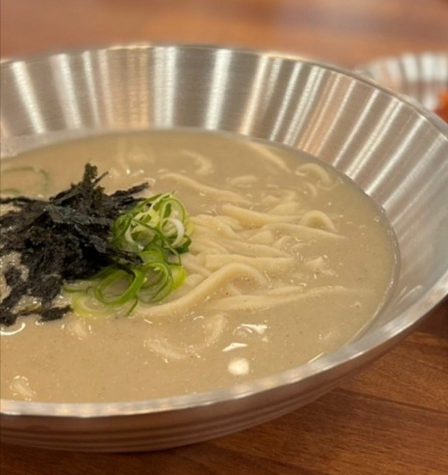 언양닭칼국수 팔용점
