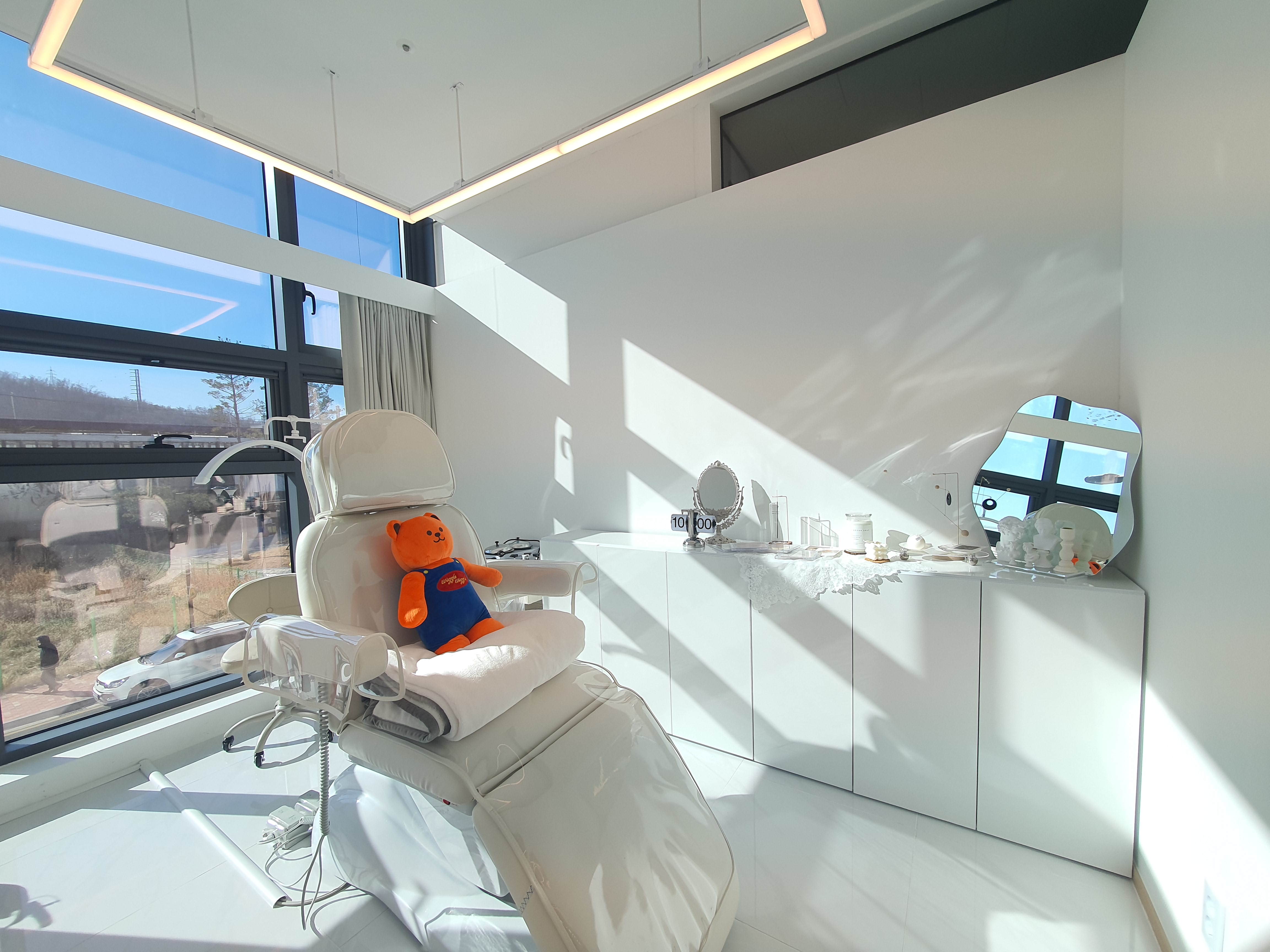 네일 왁싱 by.고윤 대표 이미지