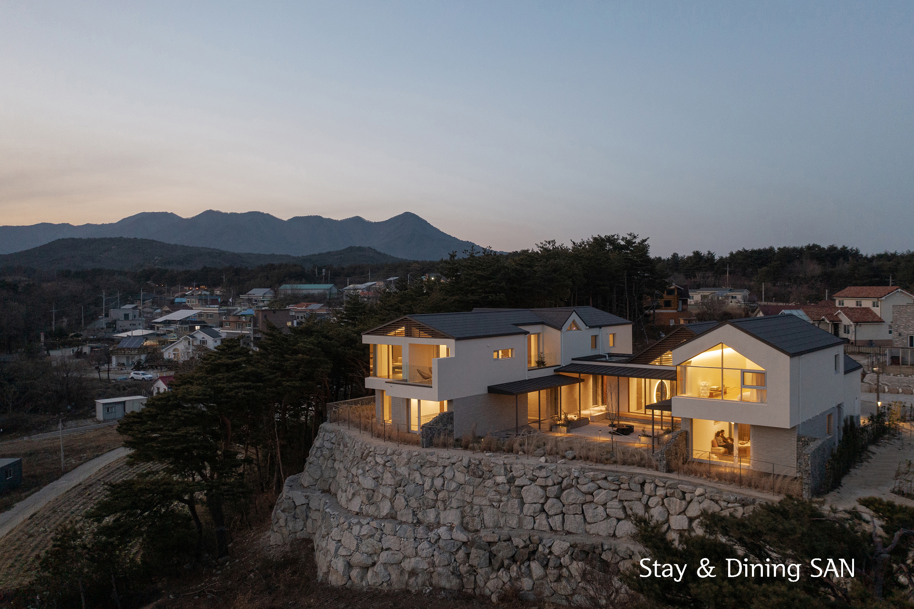 스테이 앤 다이닝 산