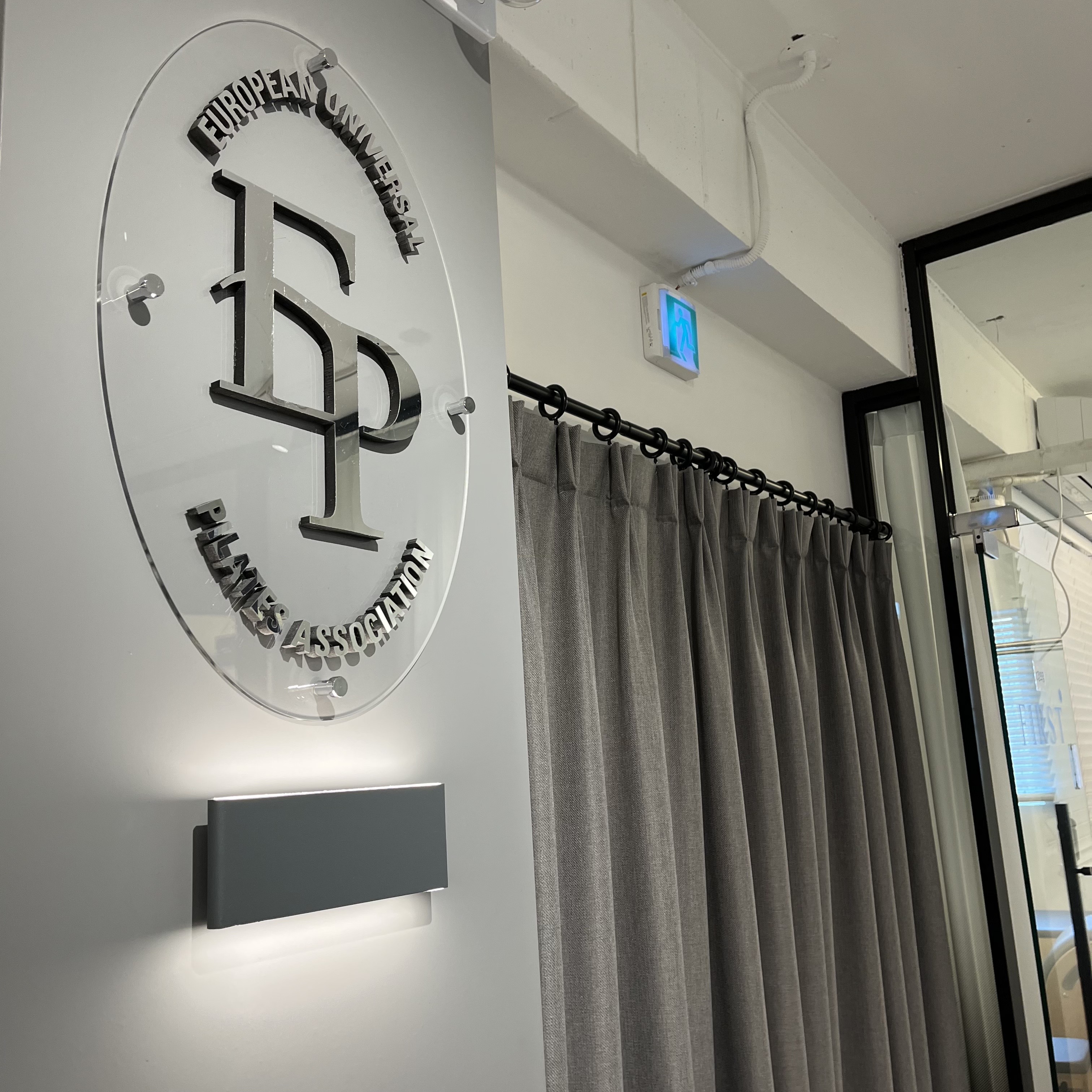 퍼스트 요가 필라테스 아카데미 홍대점 대표 이미지