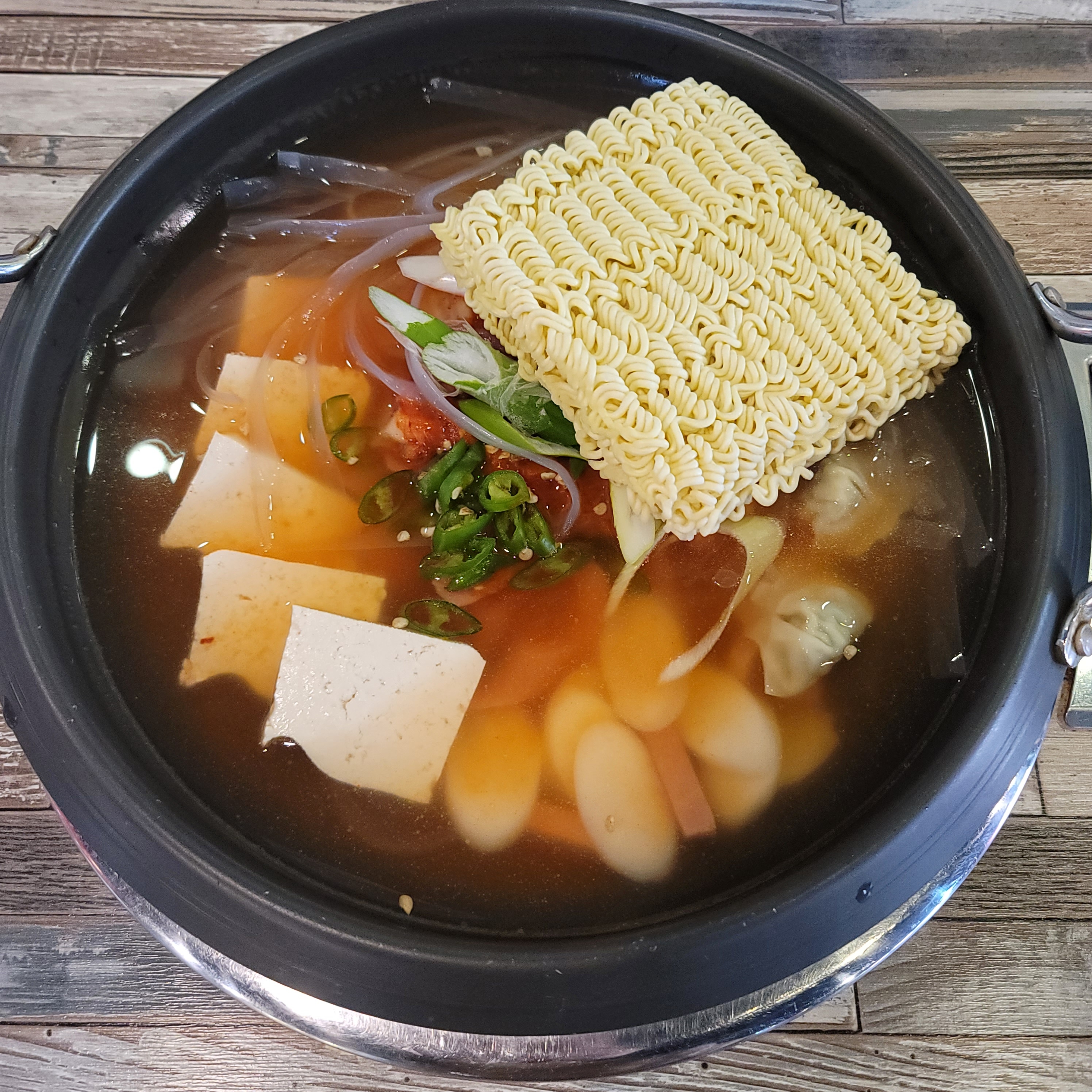 준호네부대찌개 성대점