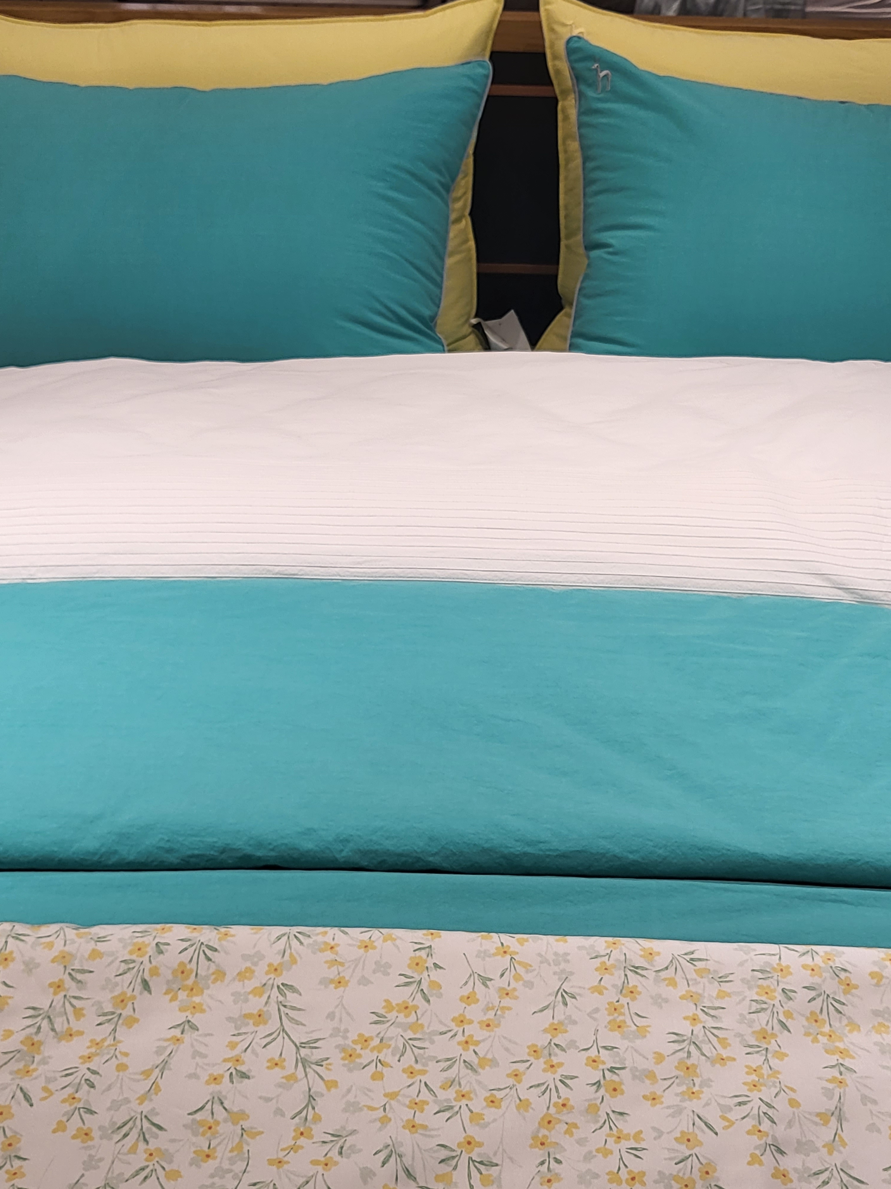 헤지스홈 롯데백화점 김포공항점 대표 이미지