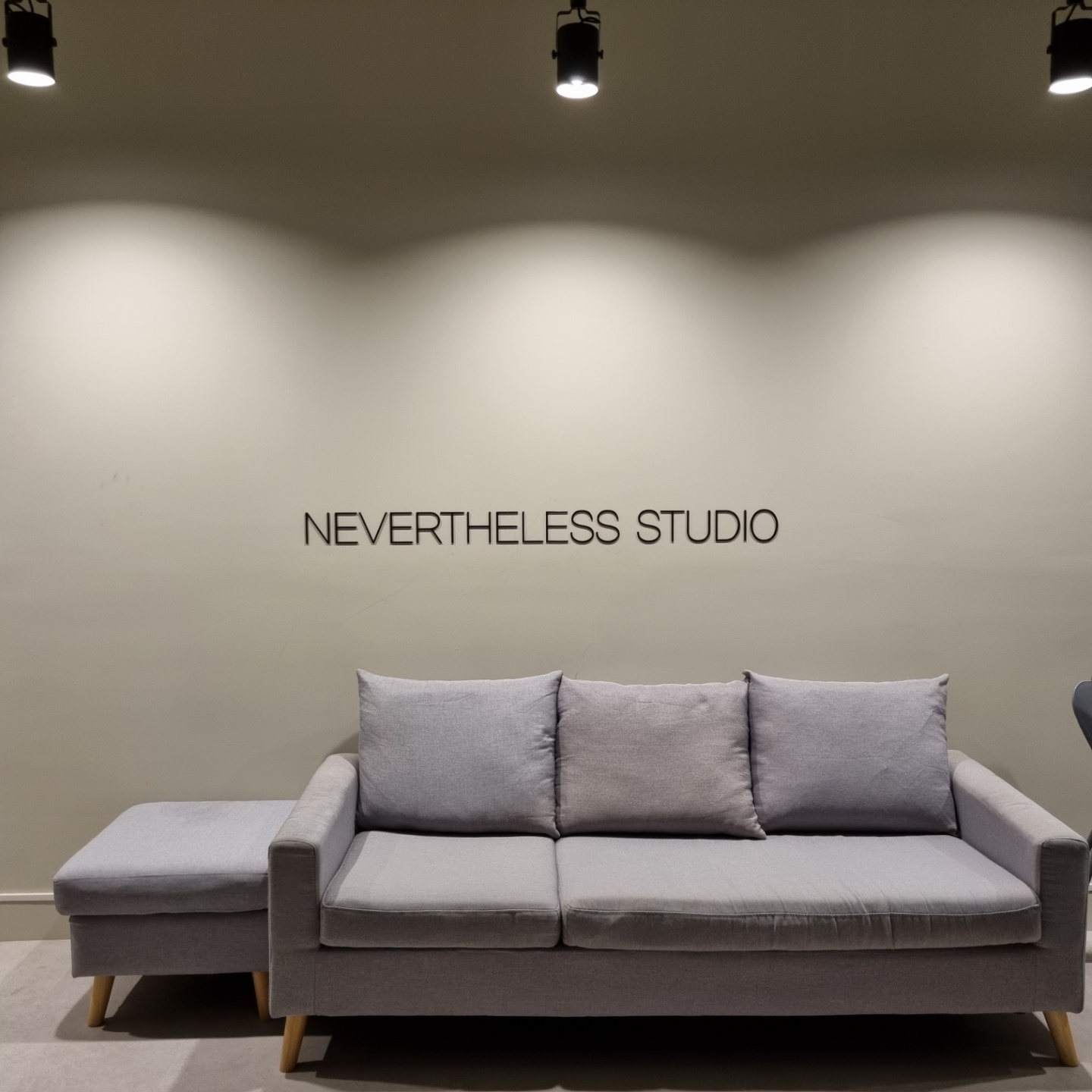 3번째 스튜디오 사진