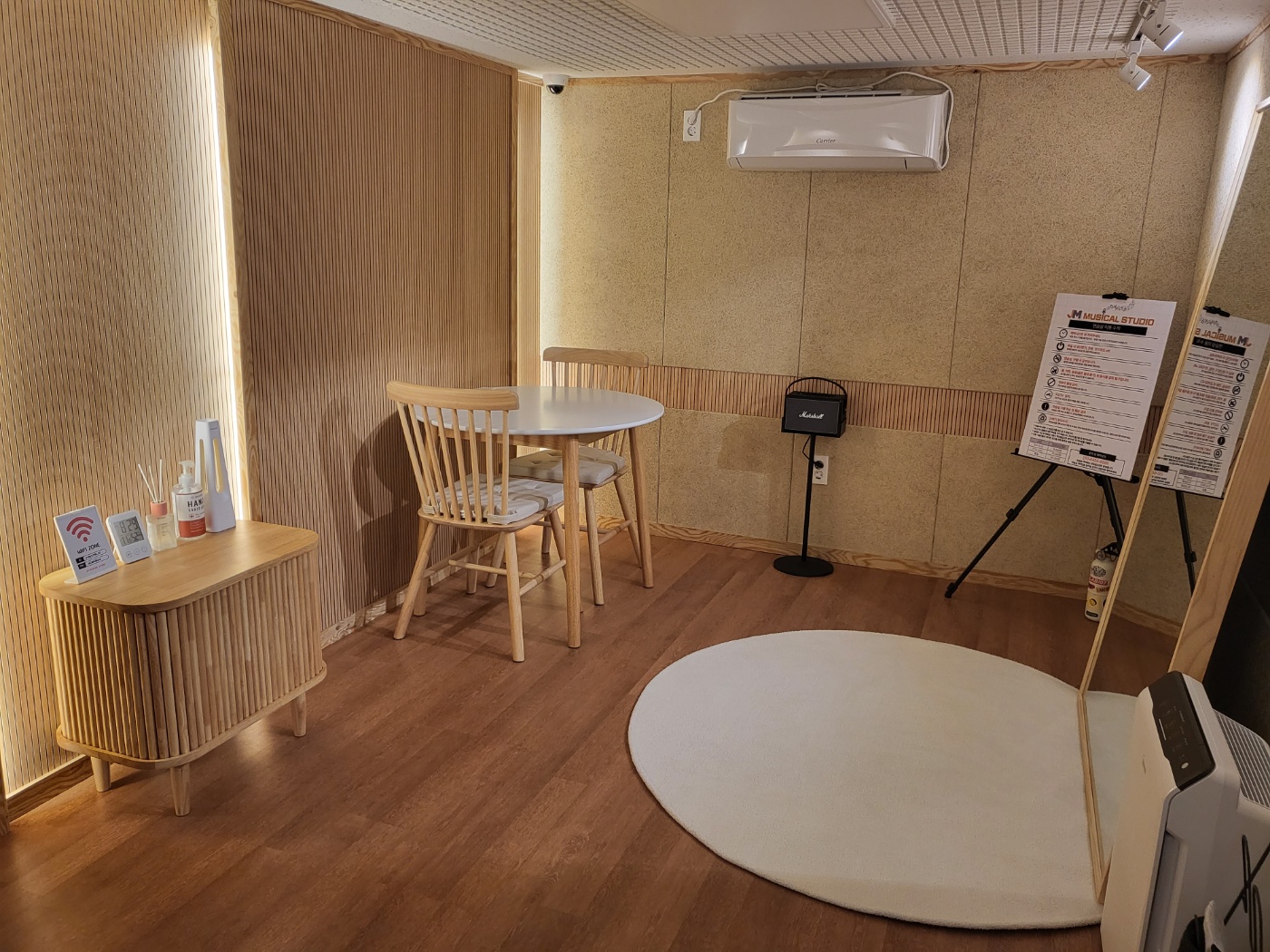 1번째 스튜디오 사진