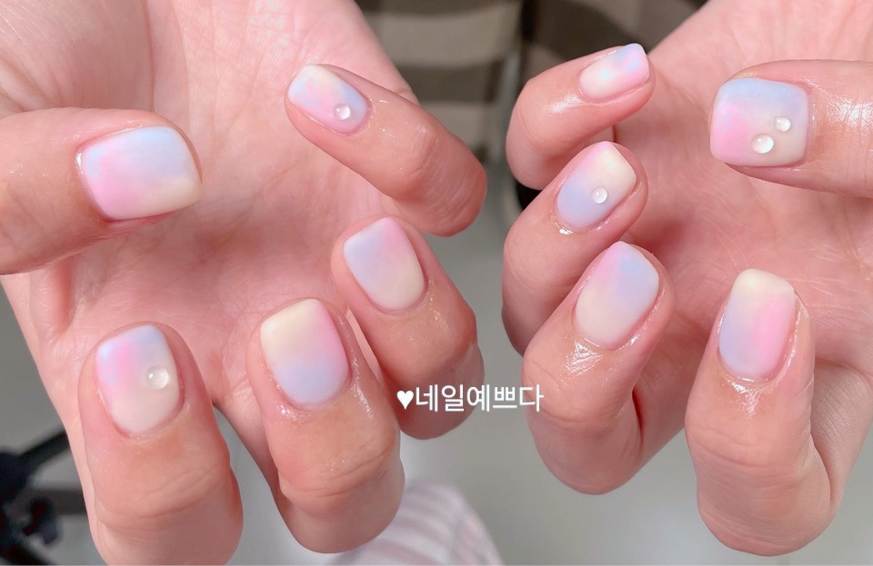 네일예쁘다