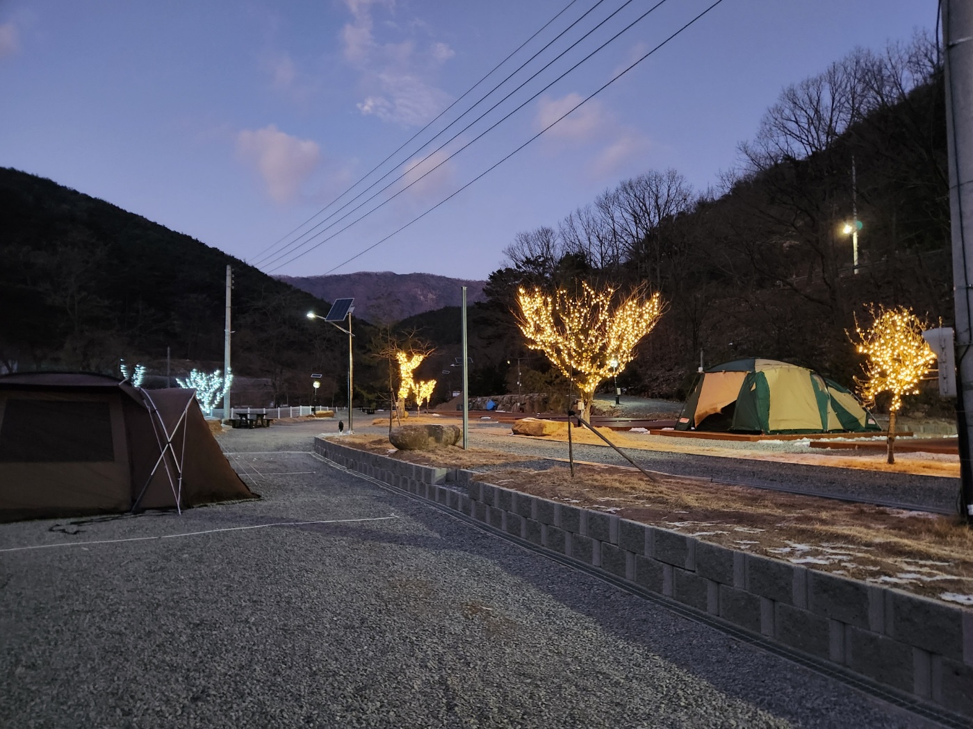 별 품은 숲속 캠핑장