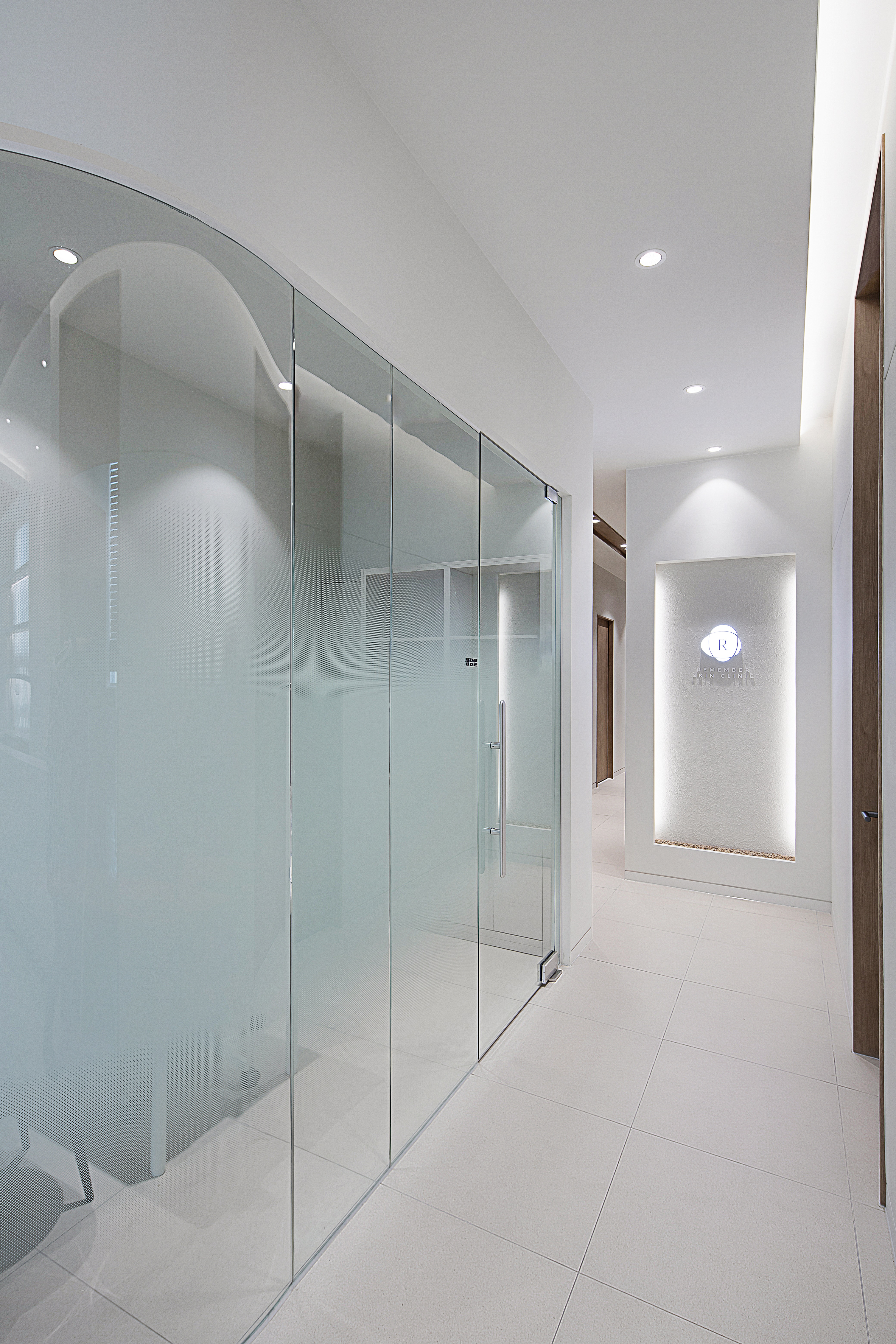 리멤버피부과의원 약수역점 대표 이미지