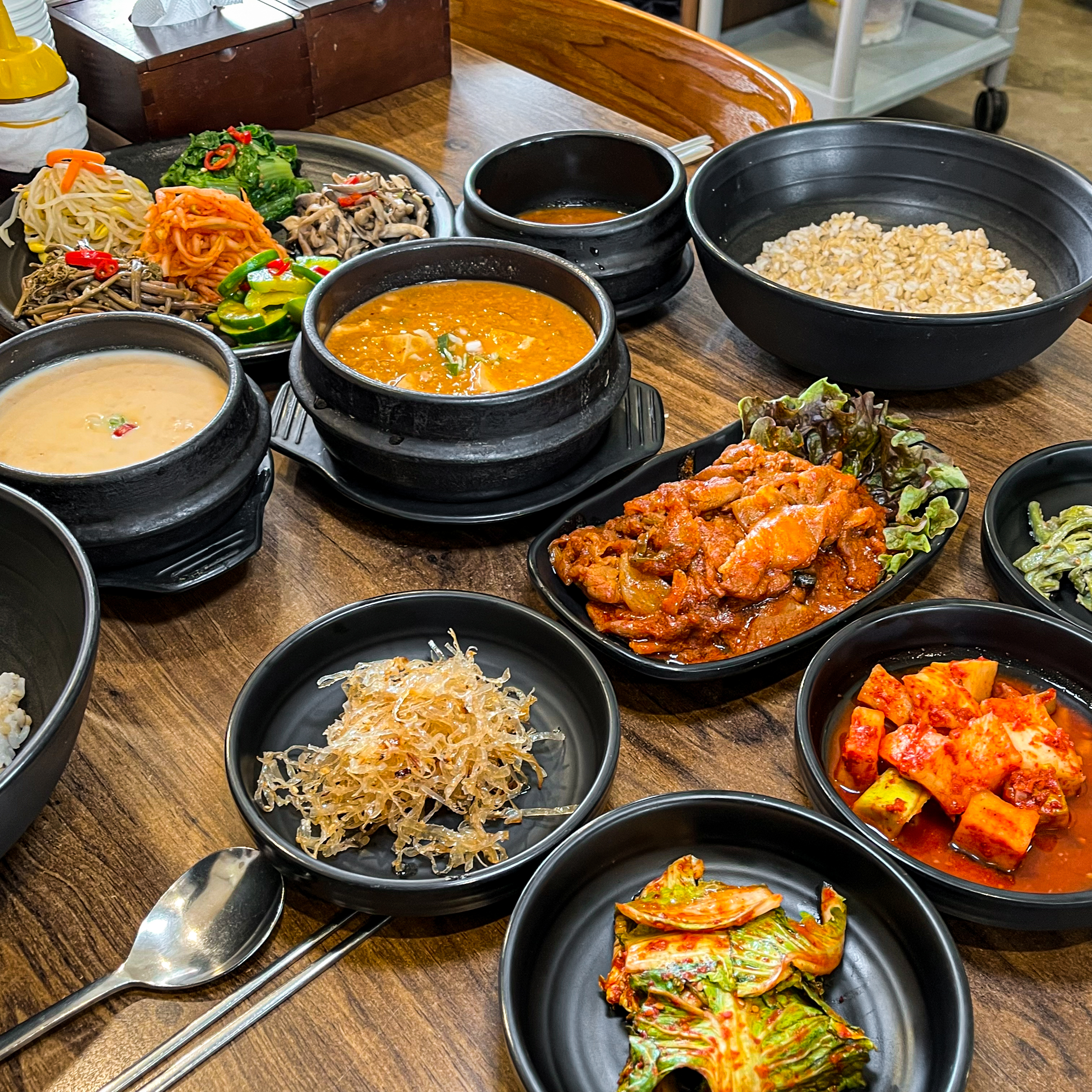 행복청국장 보리밥