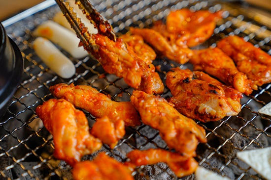 항아리숯불닭갈비파주점