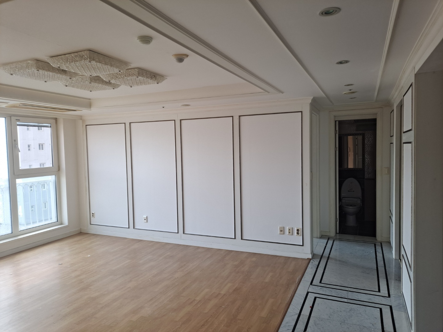 더 바른도배(도배,장판,데코타일,인테리어)