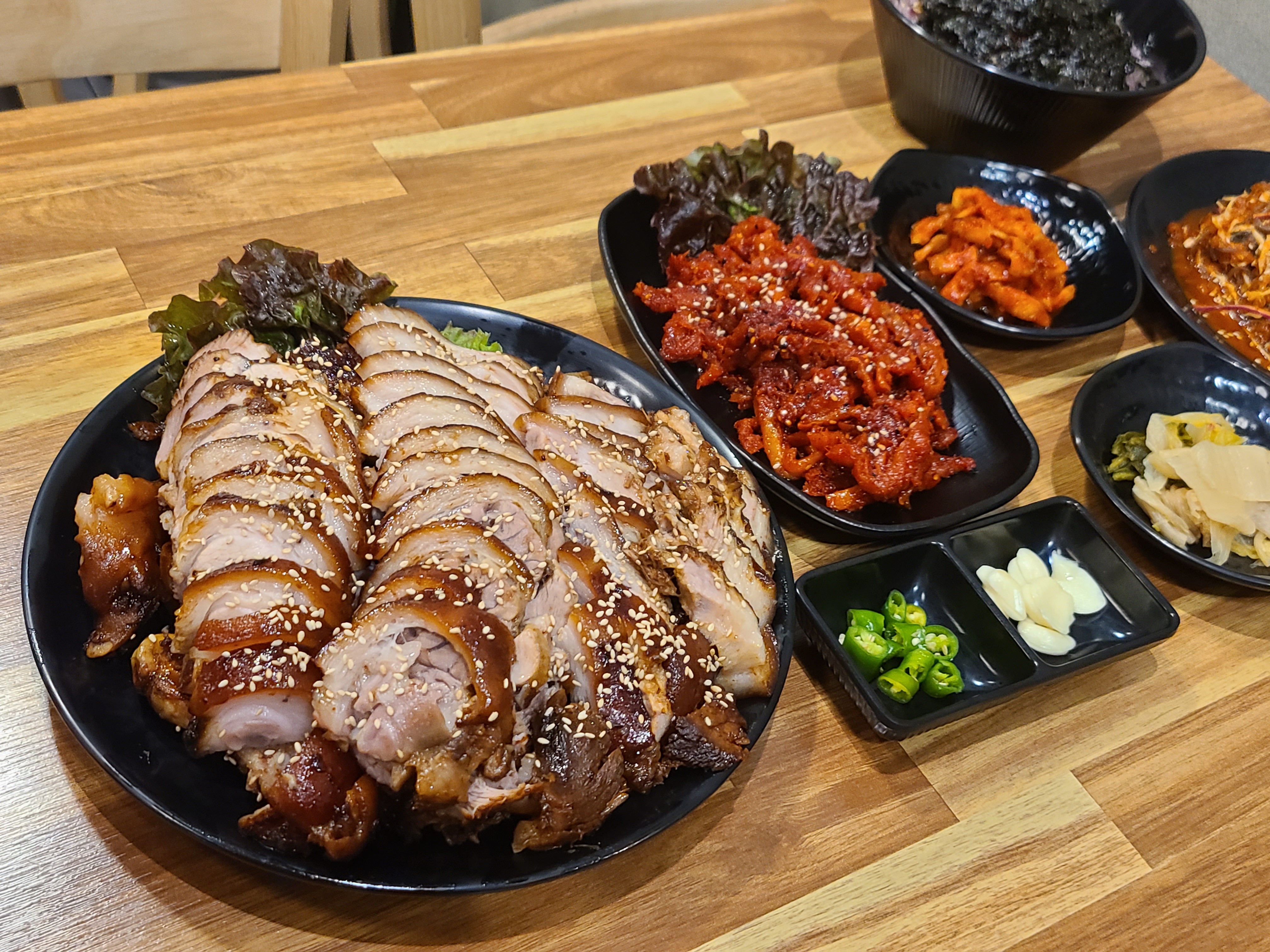 따찌네인생족발