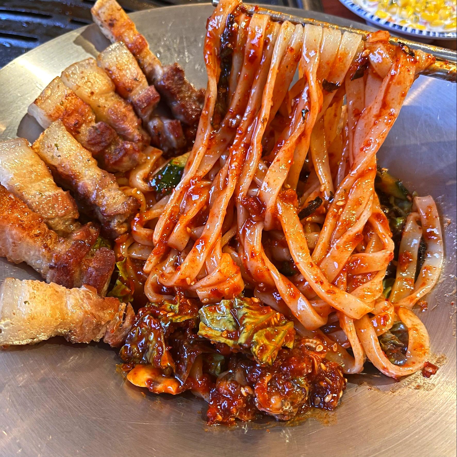 욱이네불타는조개구이&전골 본점 부산 애견맛집