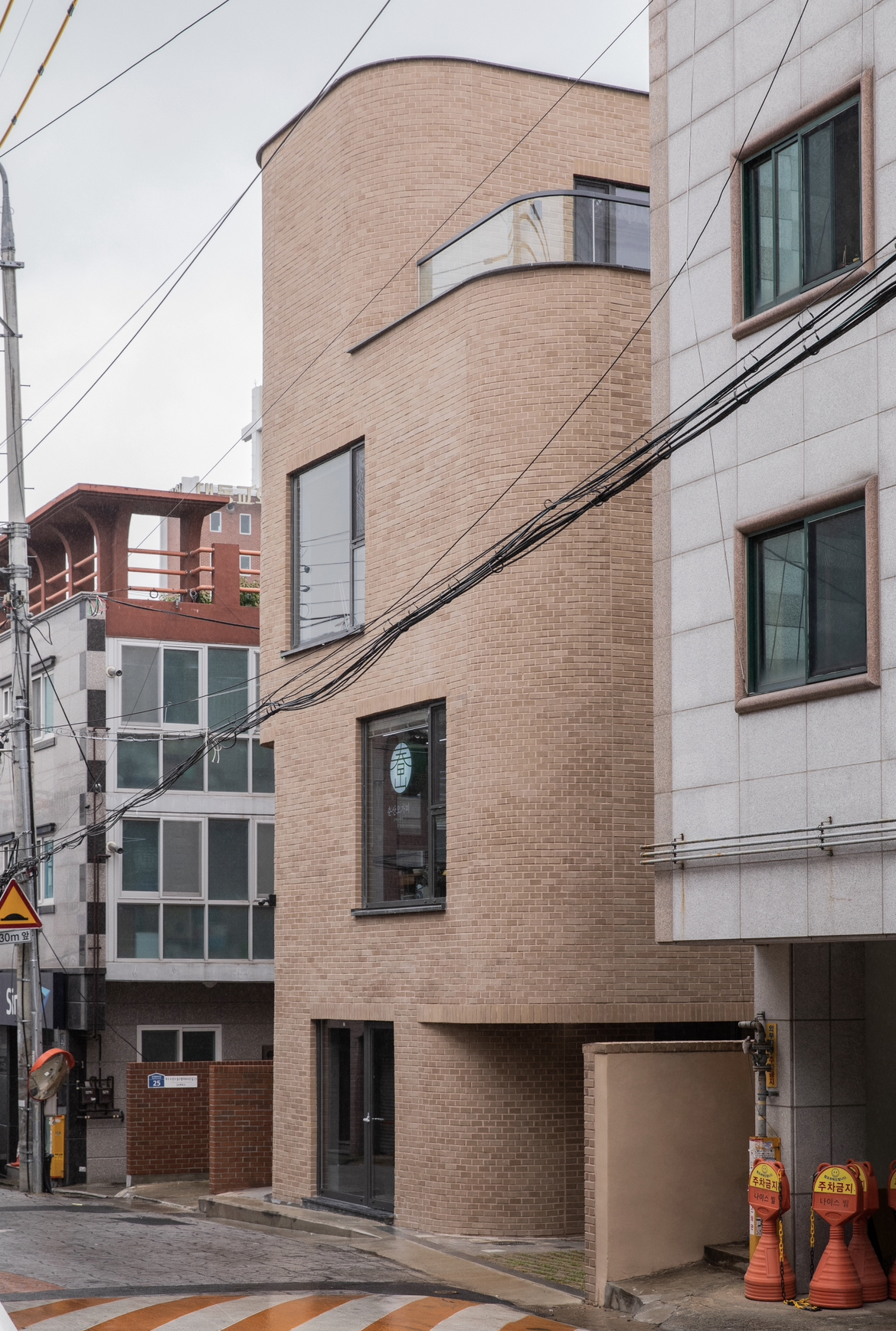 춘산오가피백숙삼계탕 본점