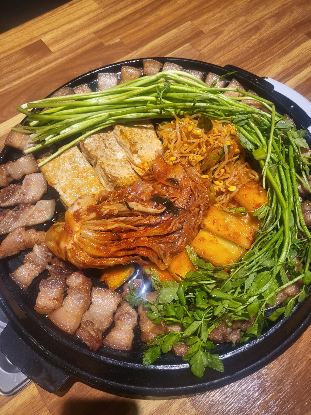 무쇠솥뚜껑삼겹살