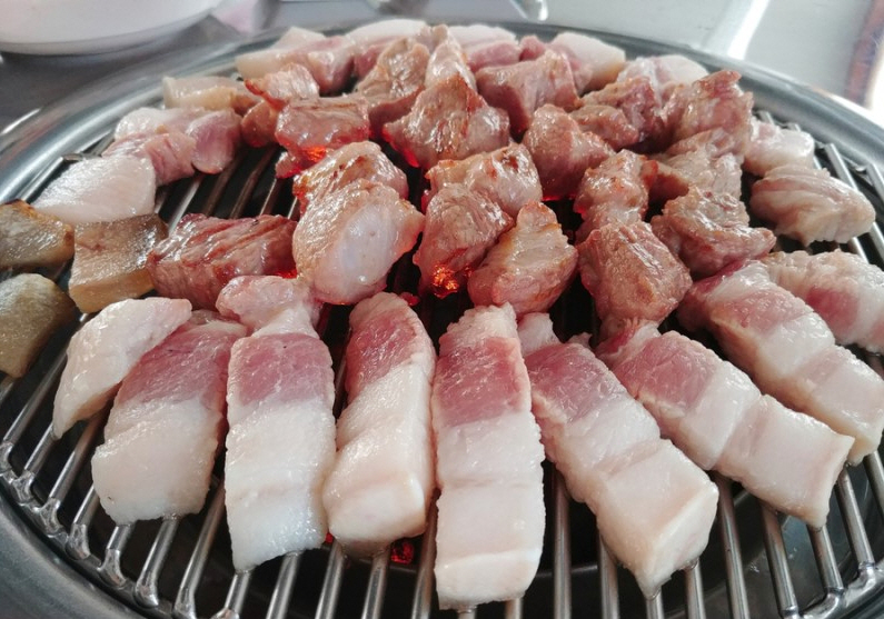 제주돈 연탄집