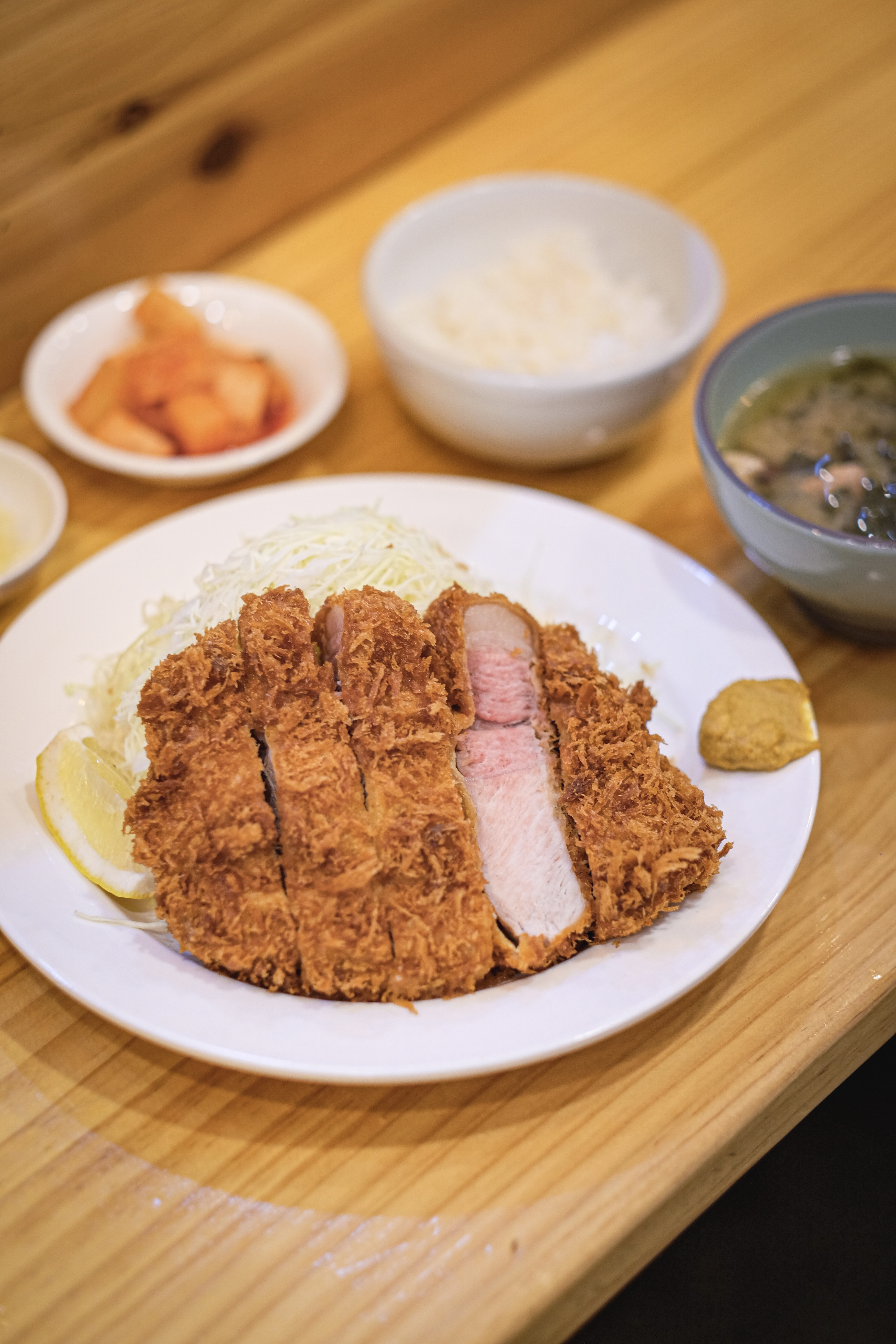 돈까스전원 압구정로데오점