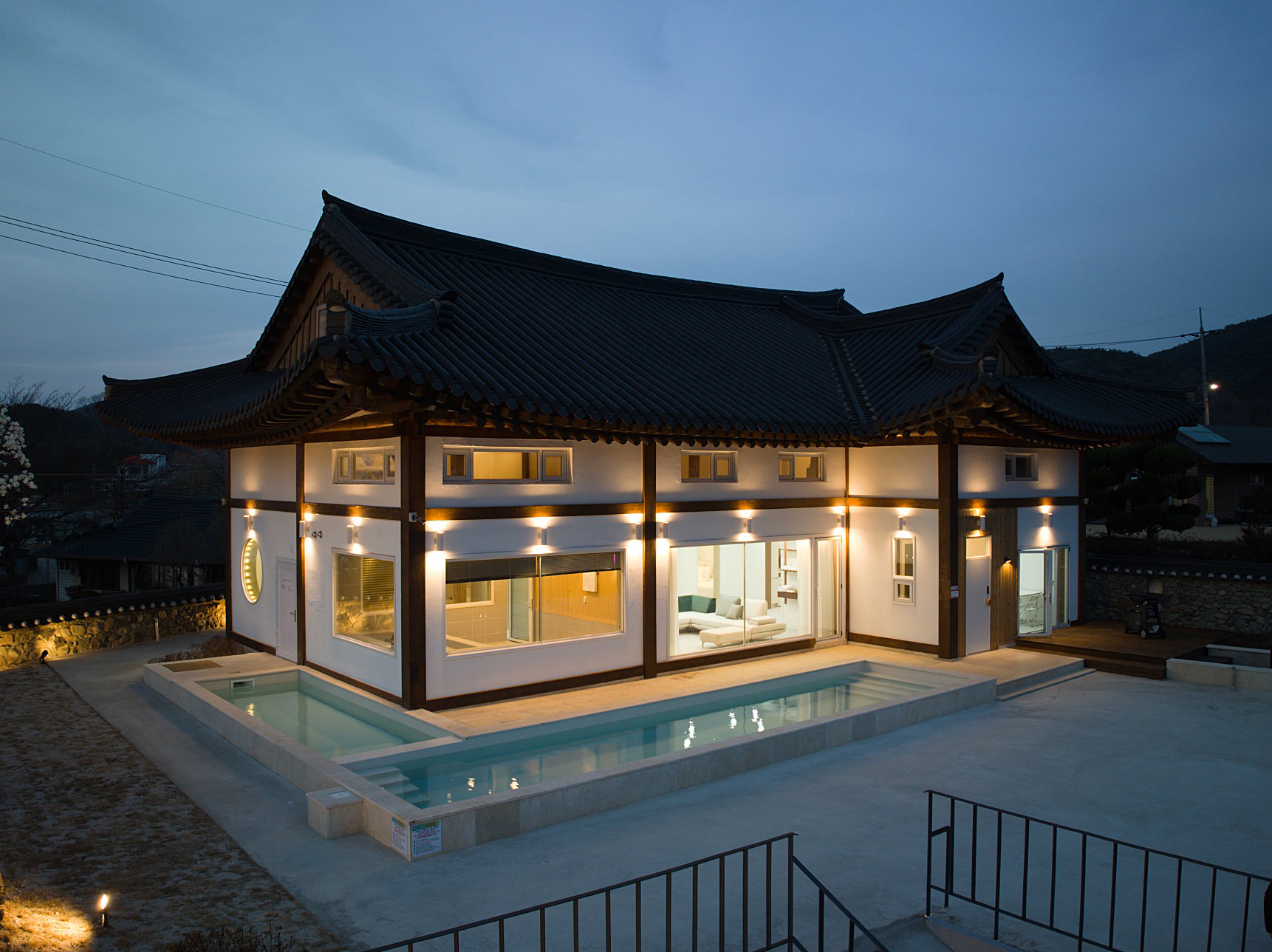 라움더한옥풀빌라