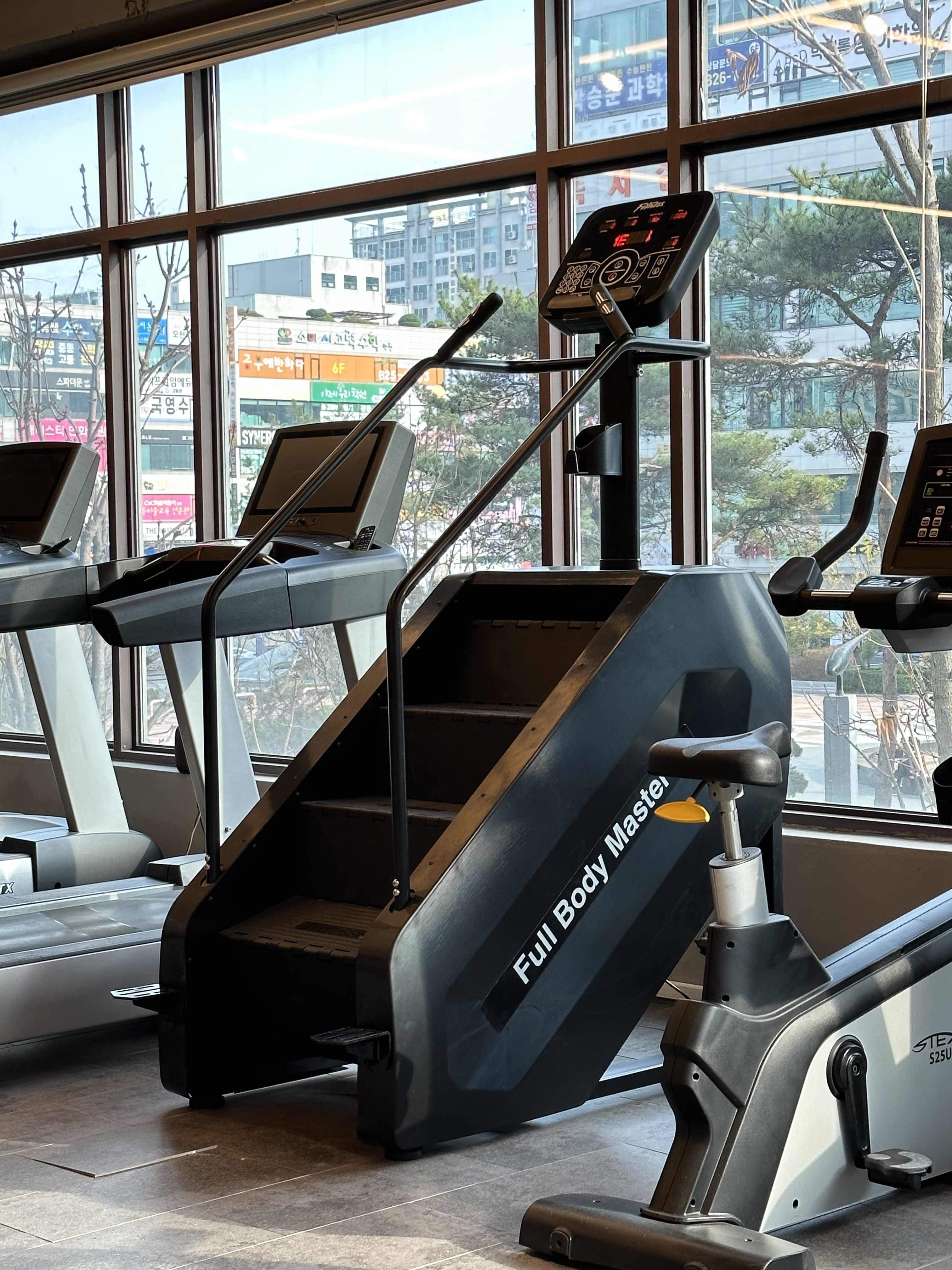 더핏퍼스널트레이닝센터 노은점