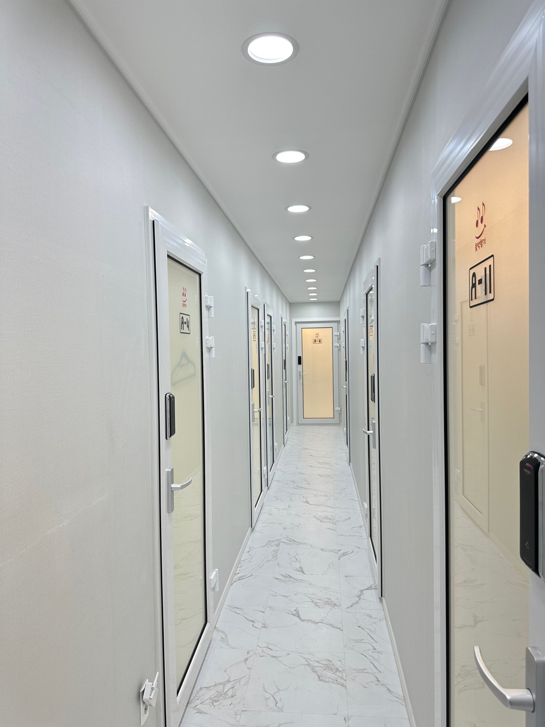 4번째 스튜디오 사진