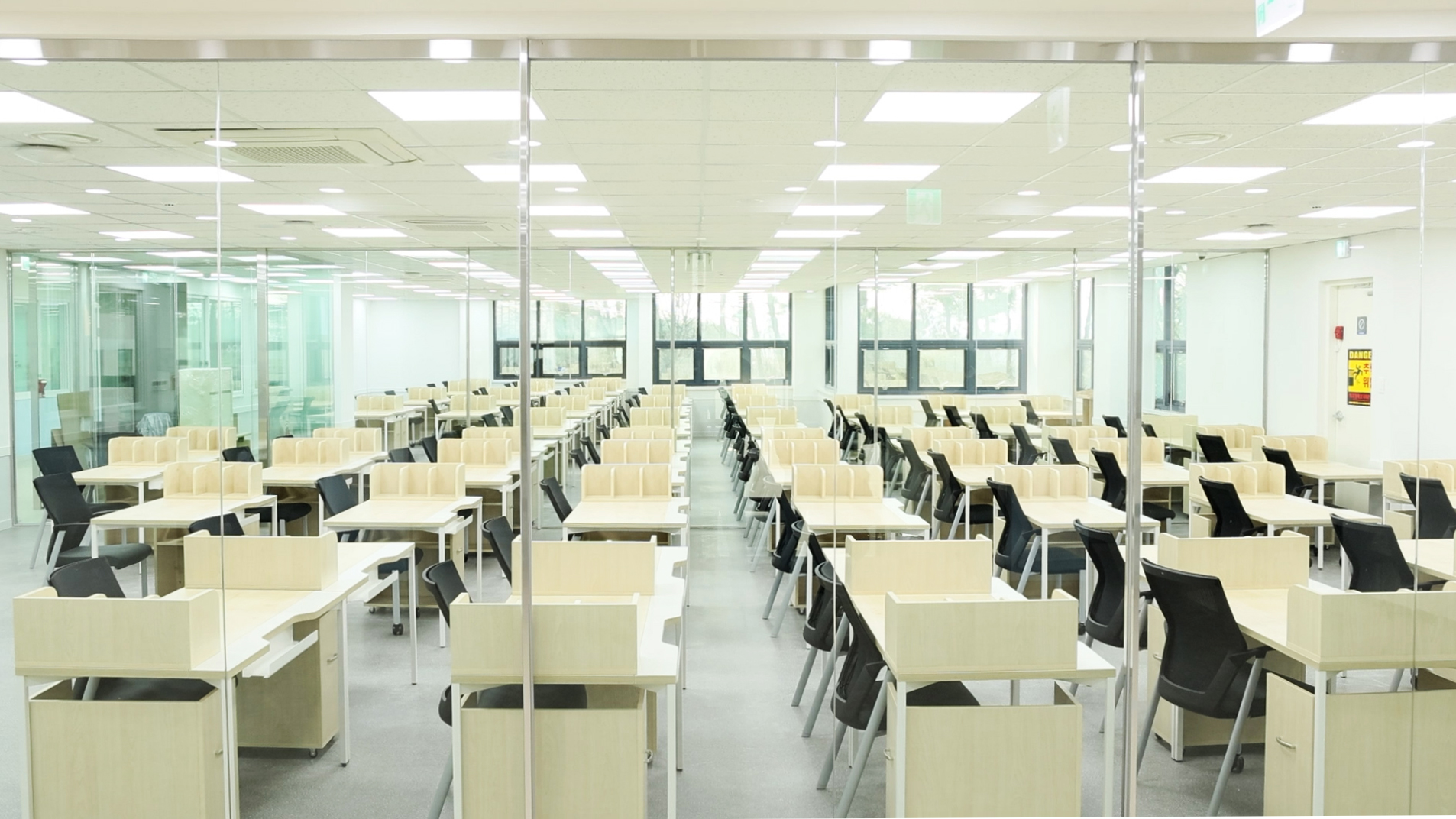 남학생 전문관 러셀 기숙학원