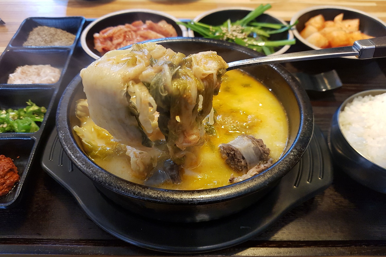 싸가정 곱창&담윤 순대국