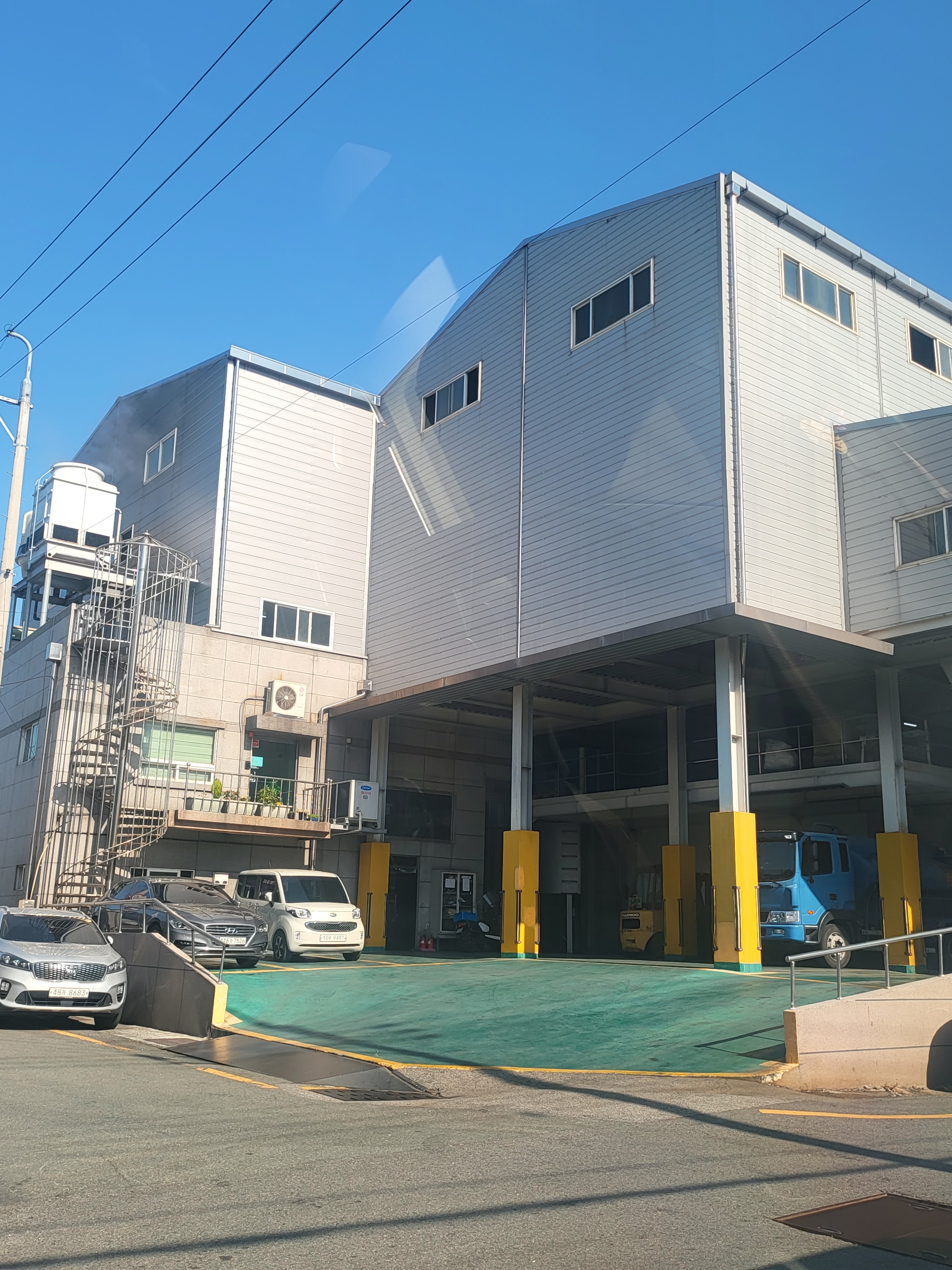 씨더블유테크