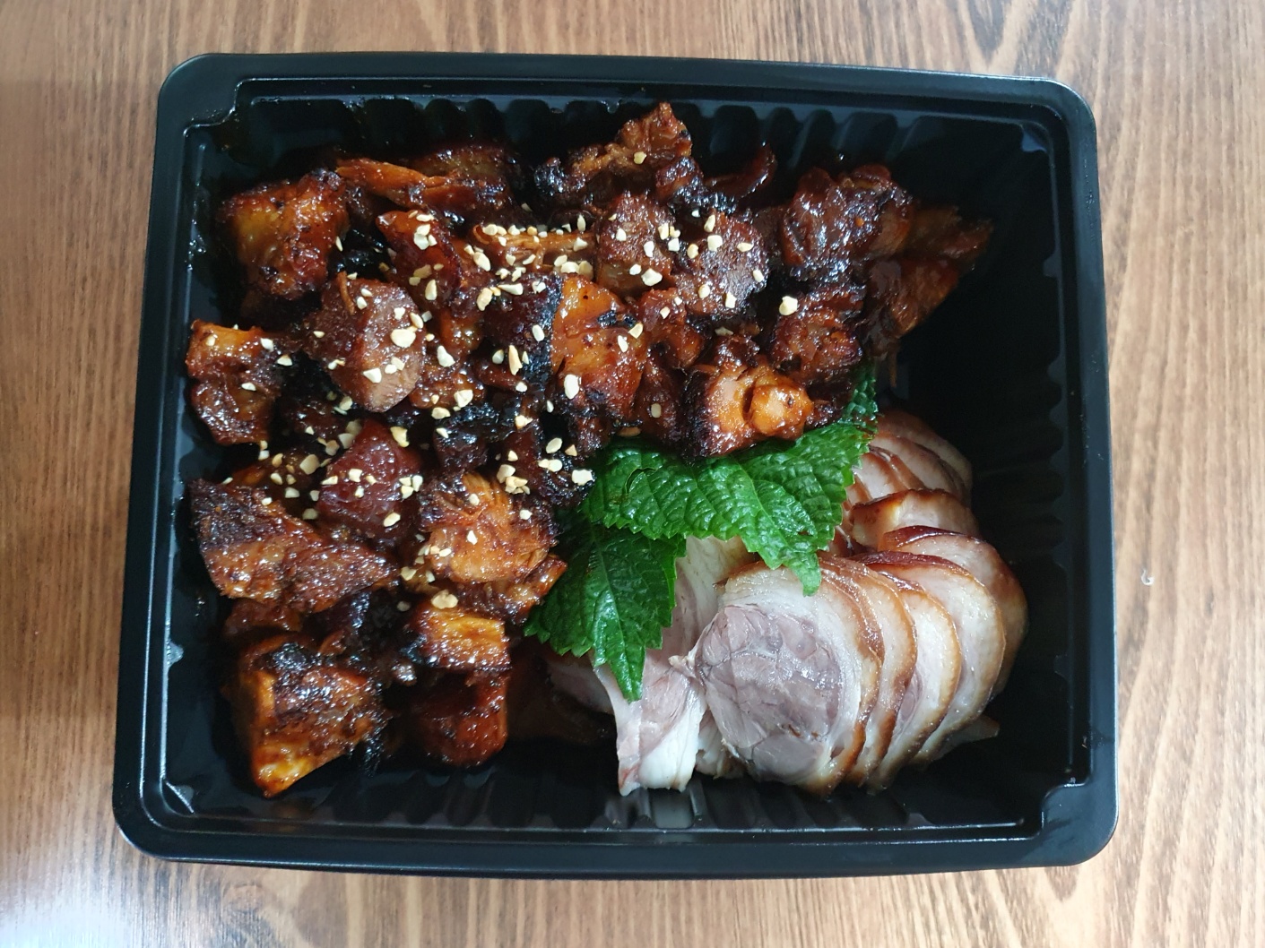 연잎가마솥왕족발