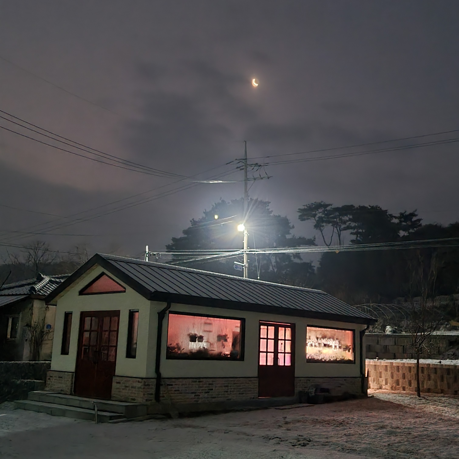 달이 뜨면 꽃이 피고