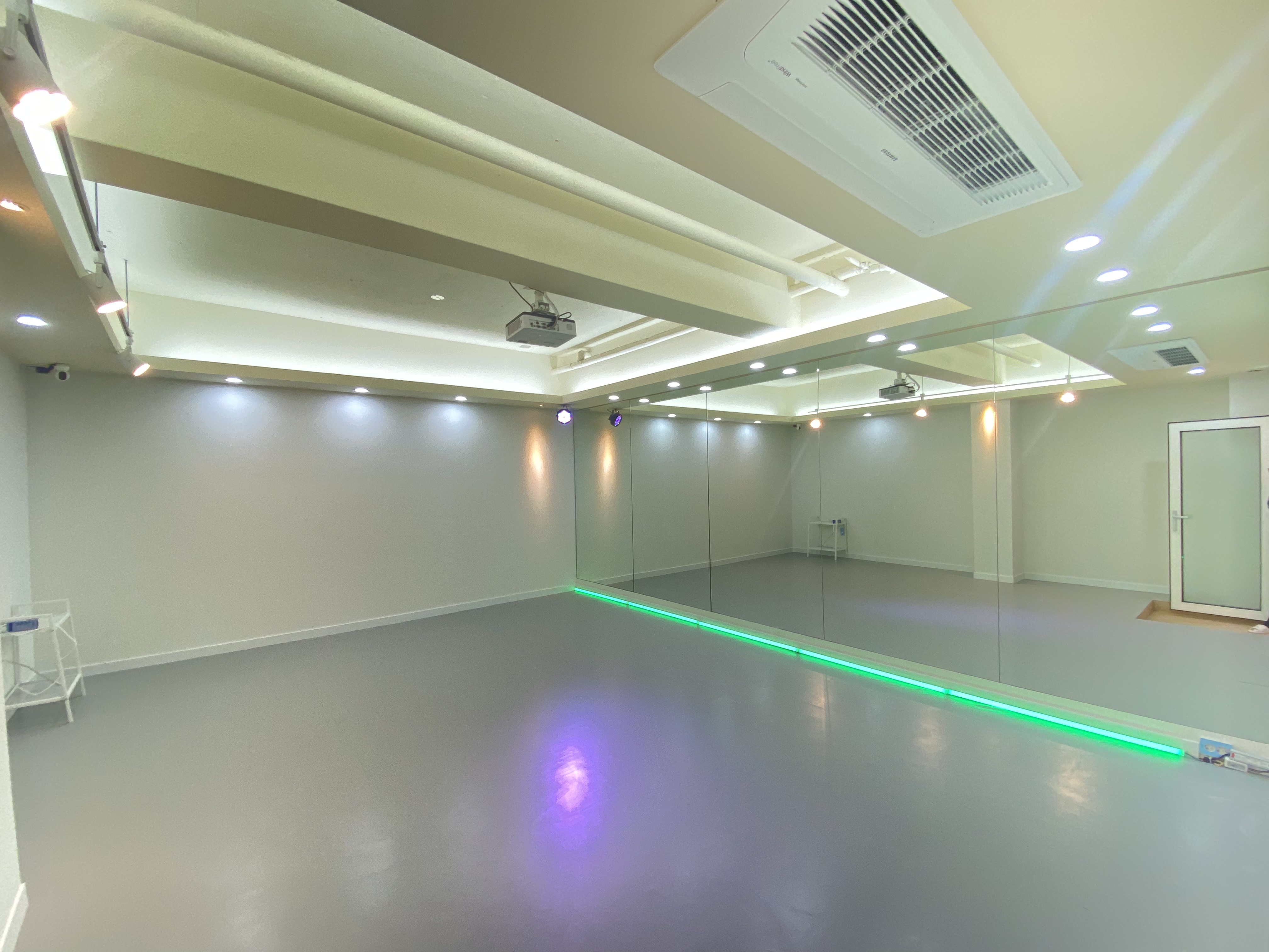 1번째 스튜디오 사진