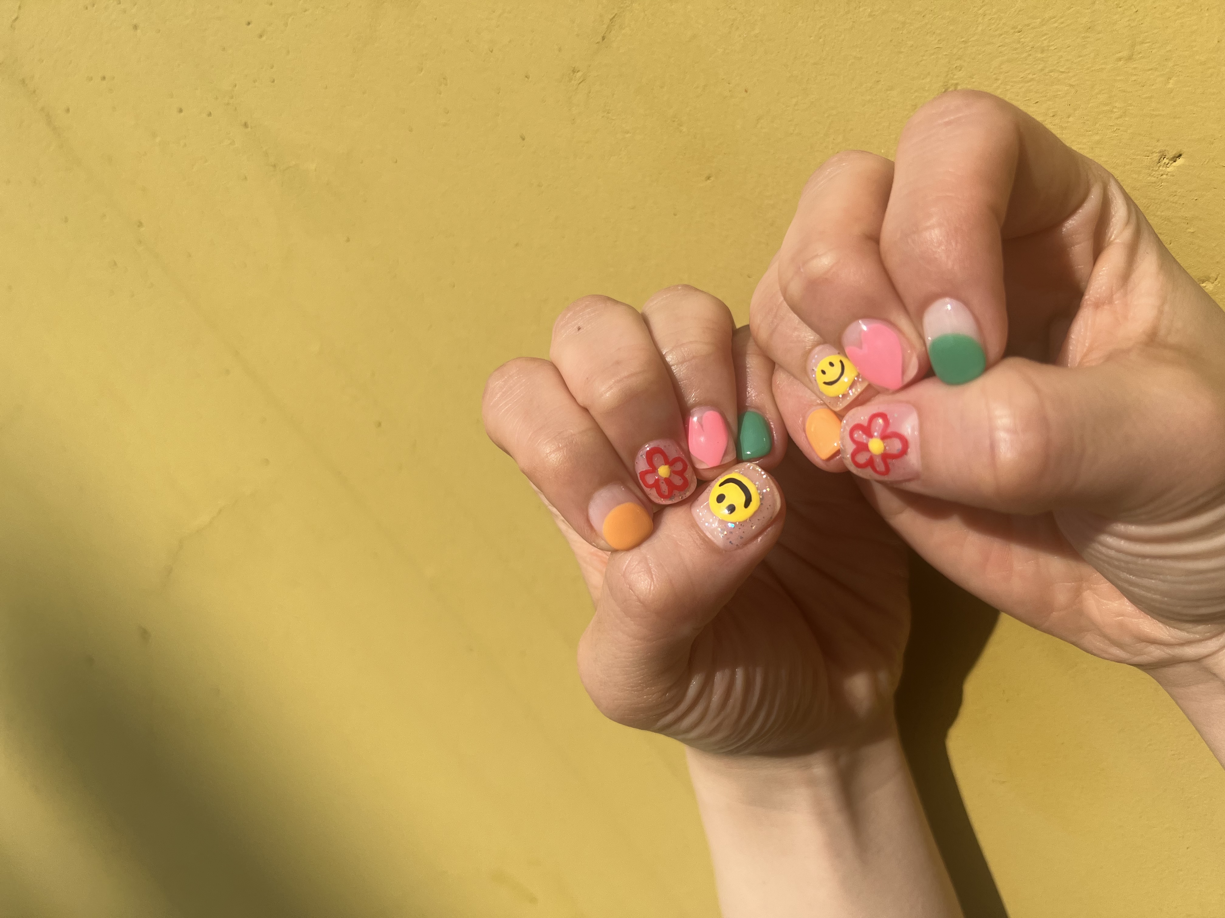 손그리고발 대표 이미지