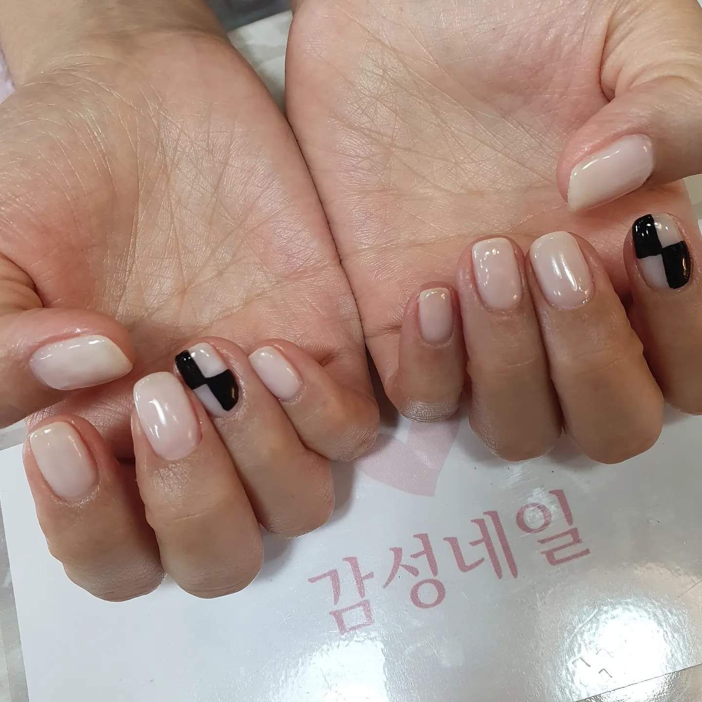 감성네일