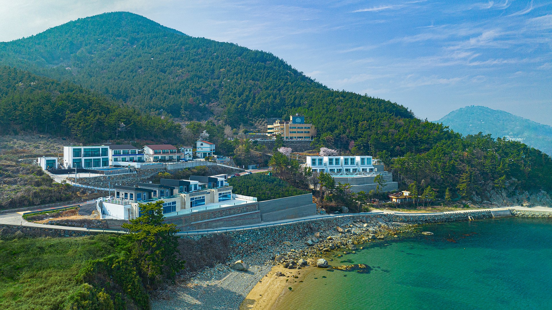 밀로스 풀빌라
