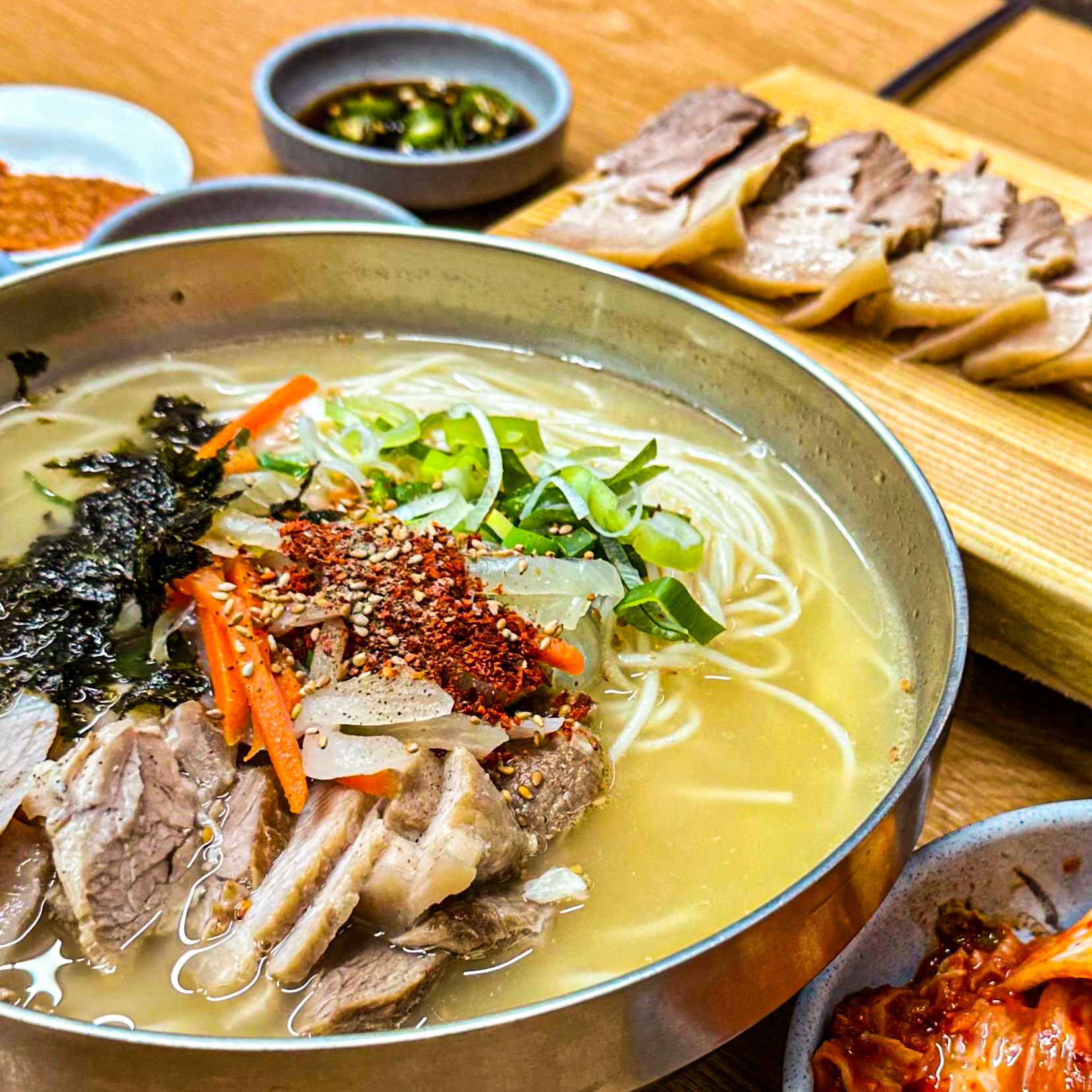동진식당 고기국수 동문시장점
