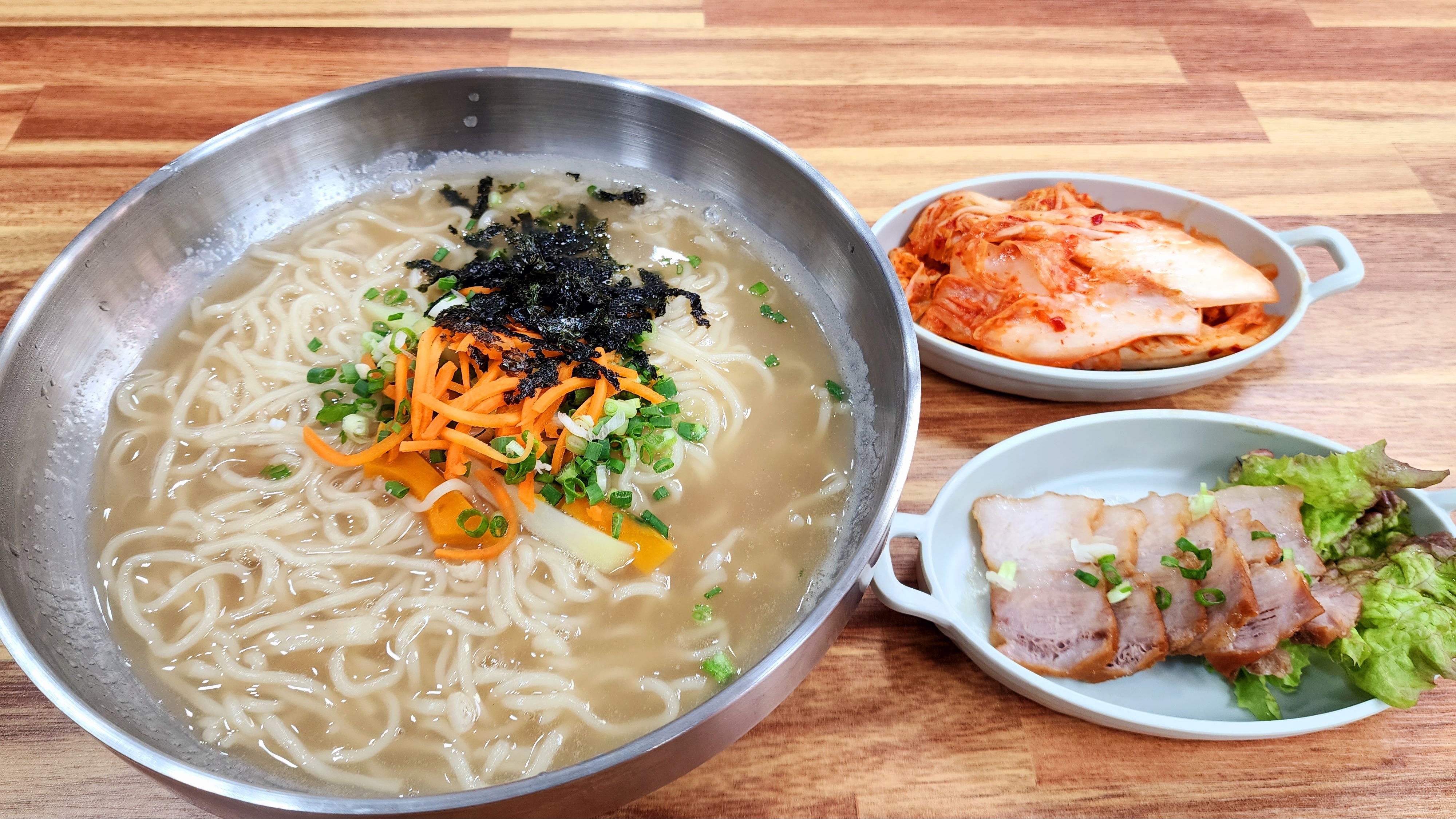 배방수육칼국수