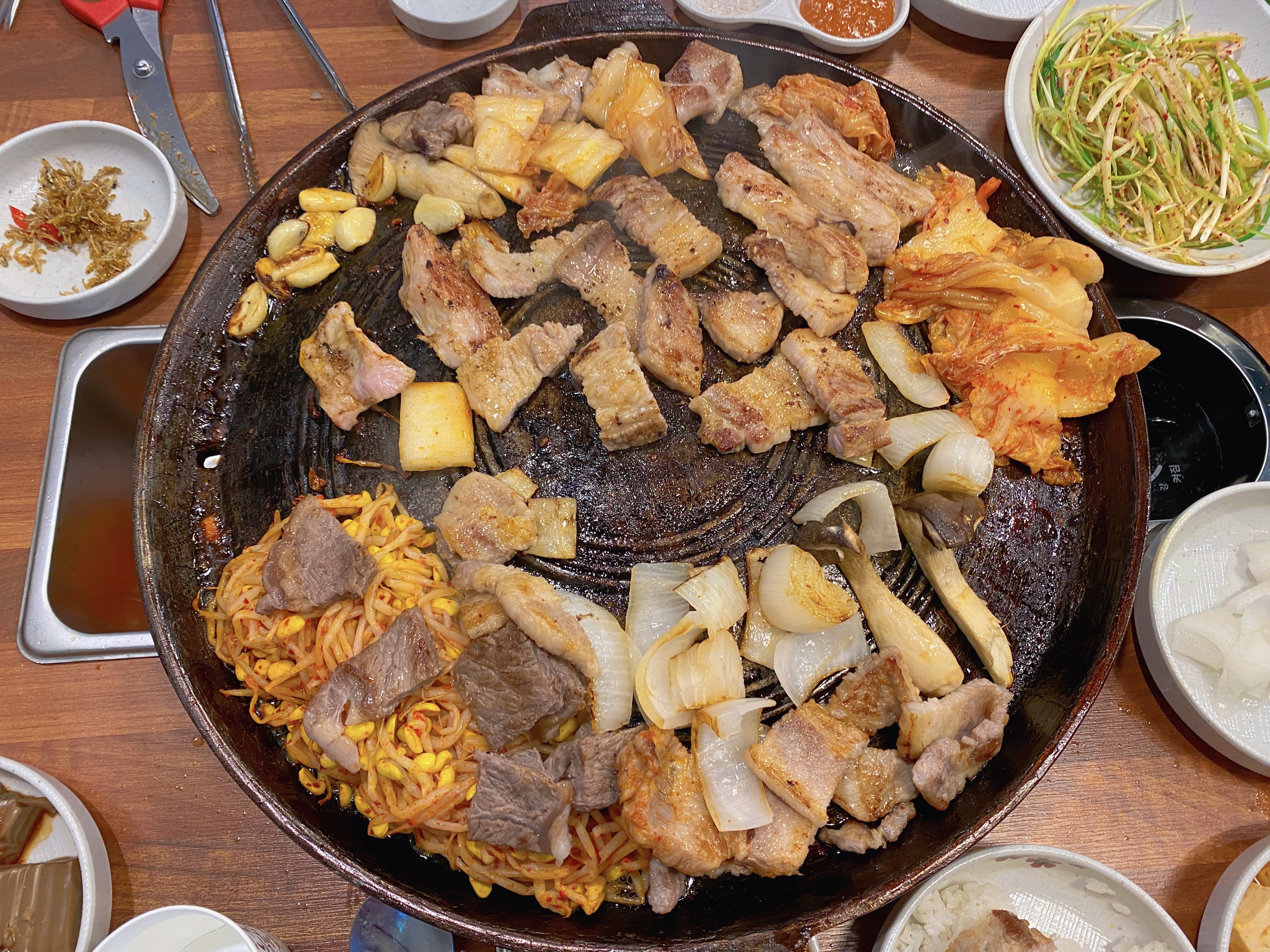 흥이네 솥뚜껑 삼겹살
