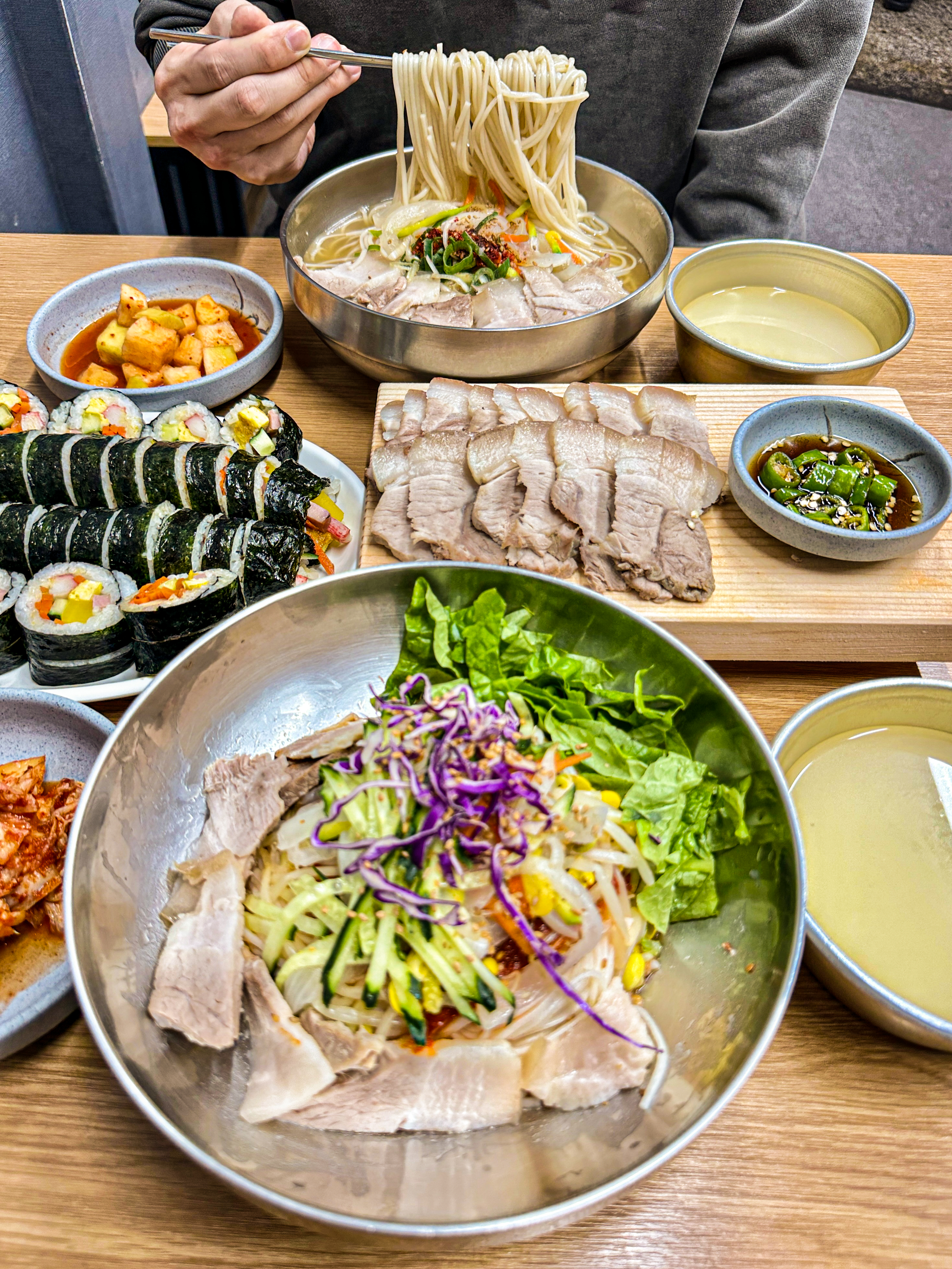 동진식당 고기국수 동문시장점