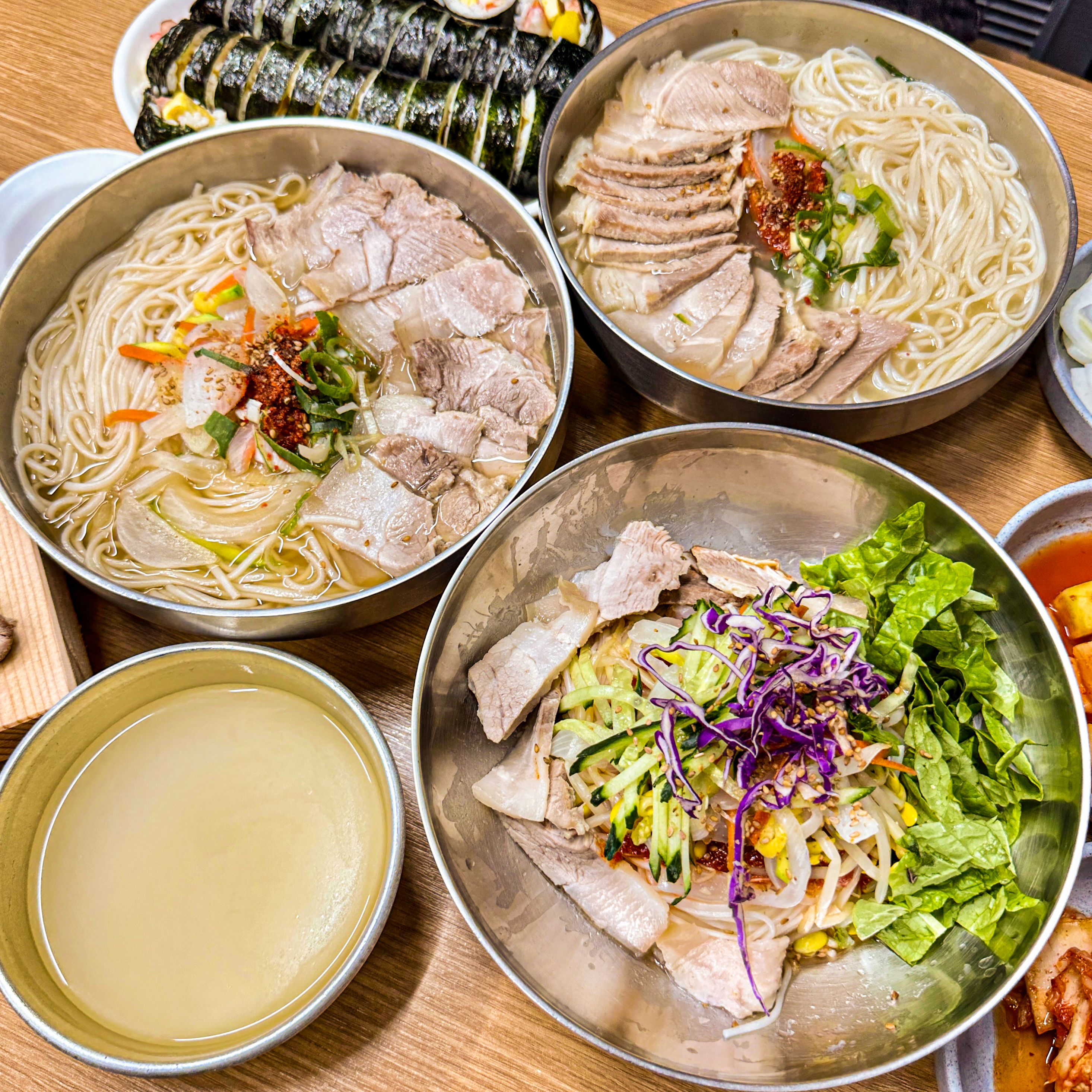 동진식당 고기국수 동문시장점