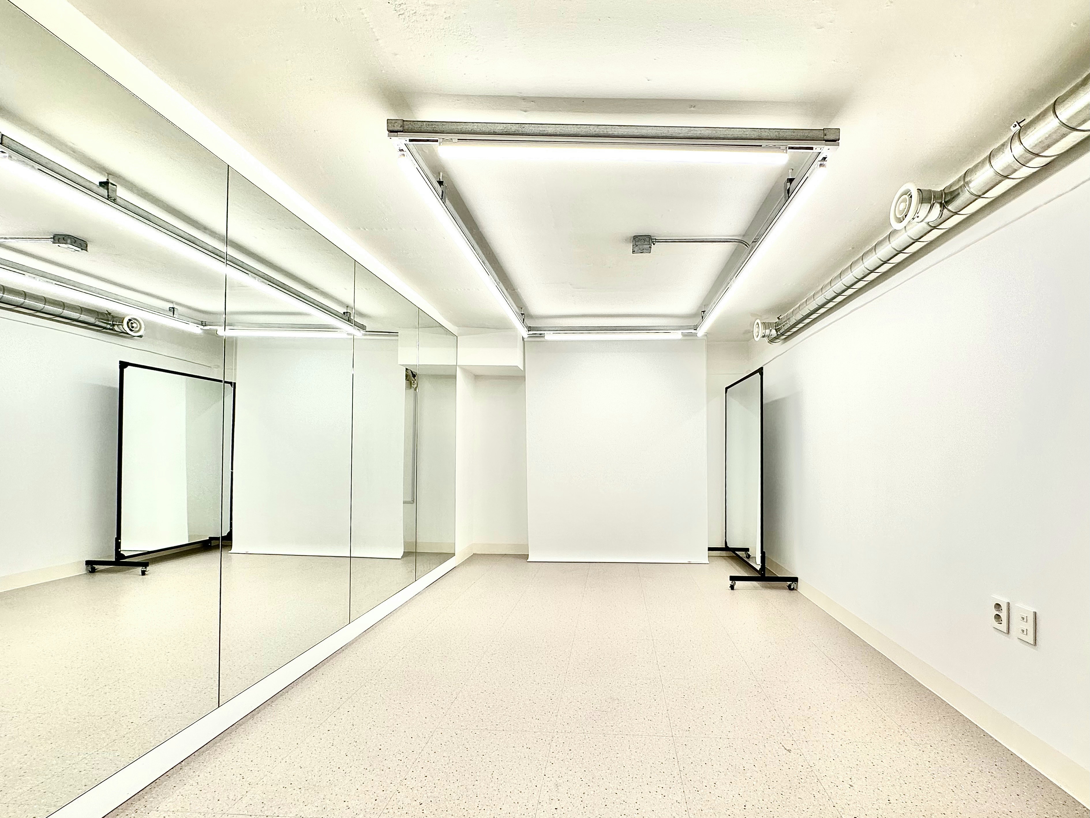 1번째 스튜디오 사진