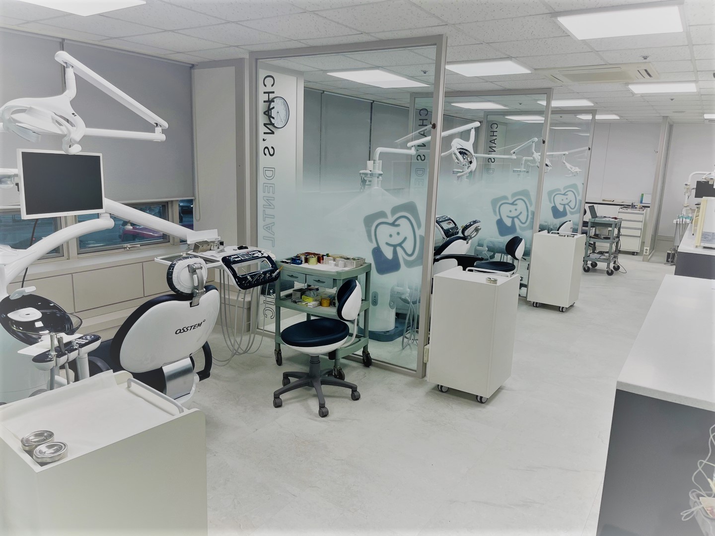 찬스플란트치과의원 내부 전경