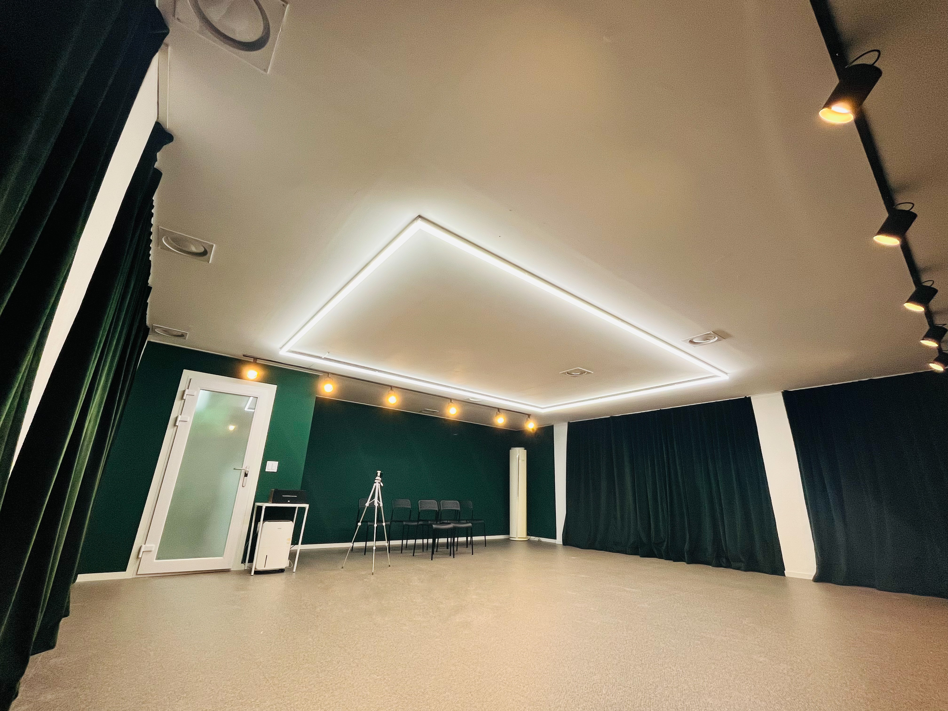 1번째 스튜디오 사진