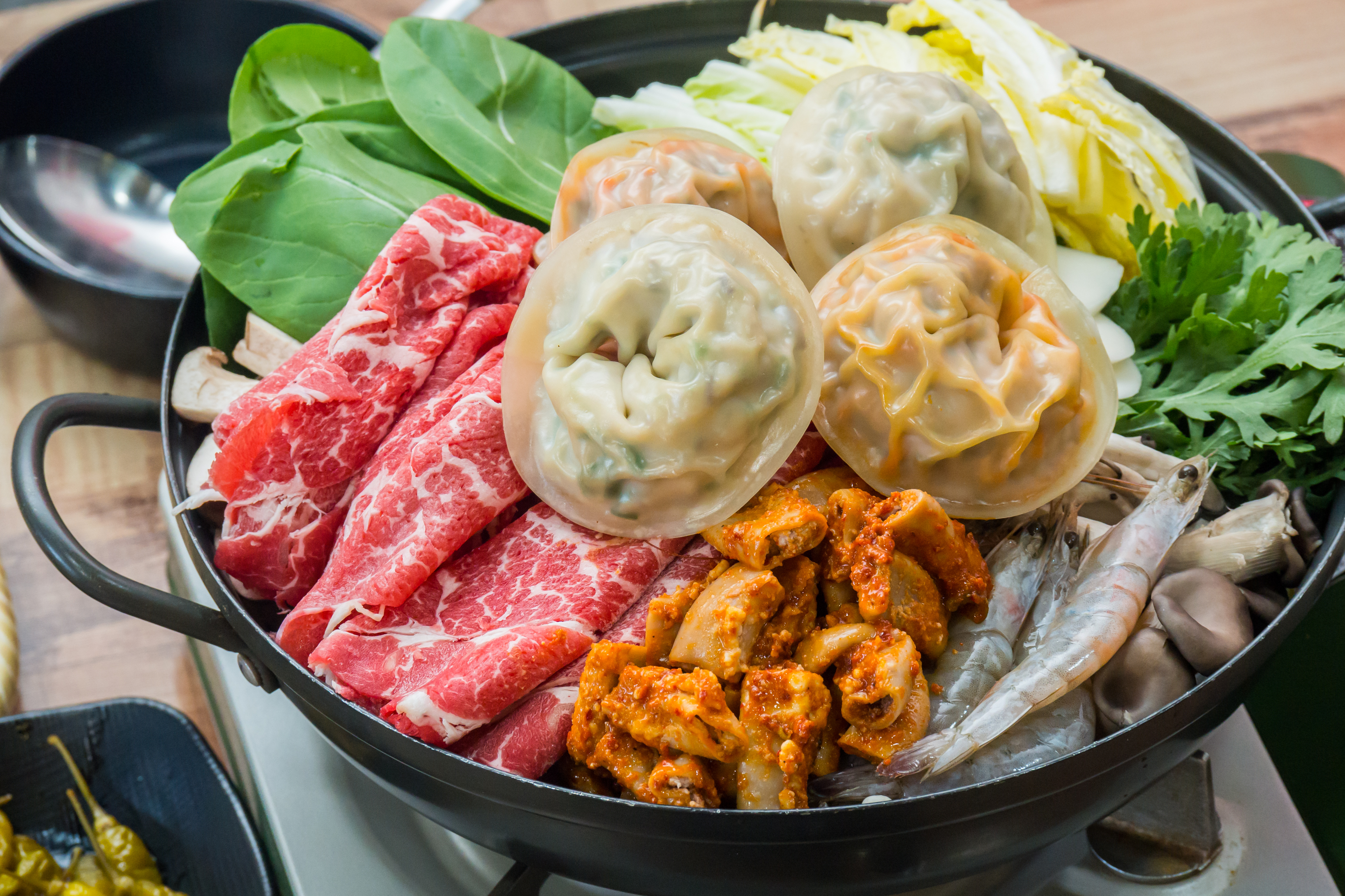 오미오미 수제만두전골&칡냉면 소노벨 본점